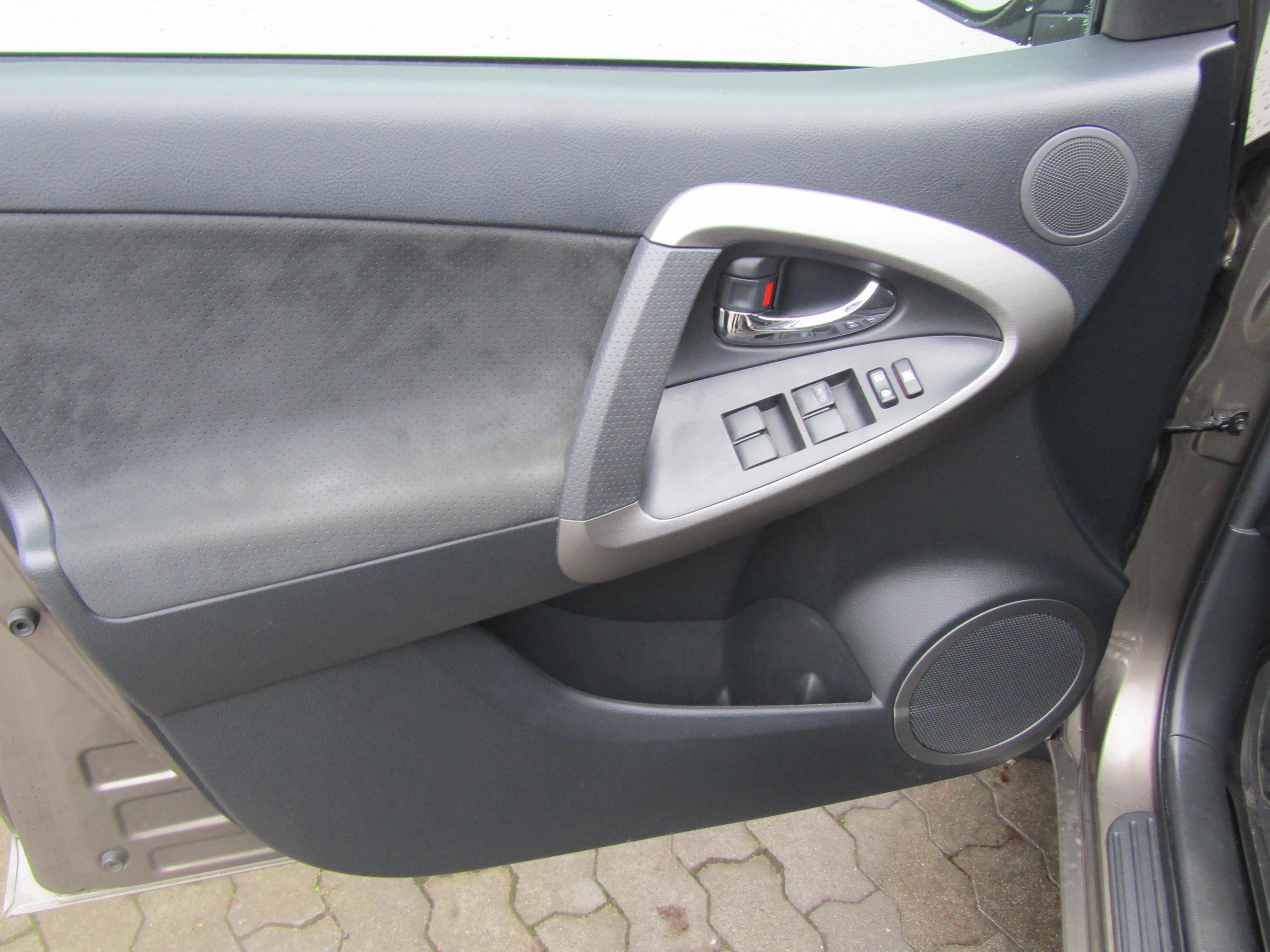 Toyota RAV4, 2010 - pohled č. 11