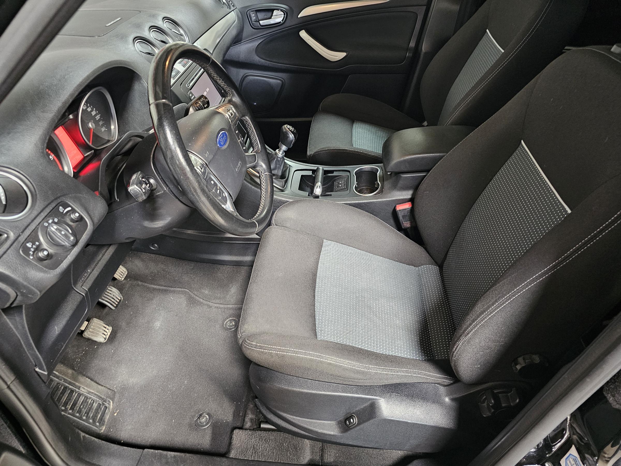 Ford S-MAX, 2014 - pohled č. 11