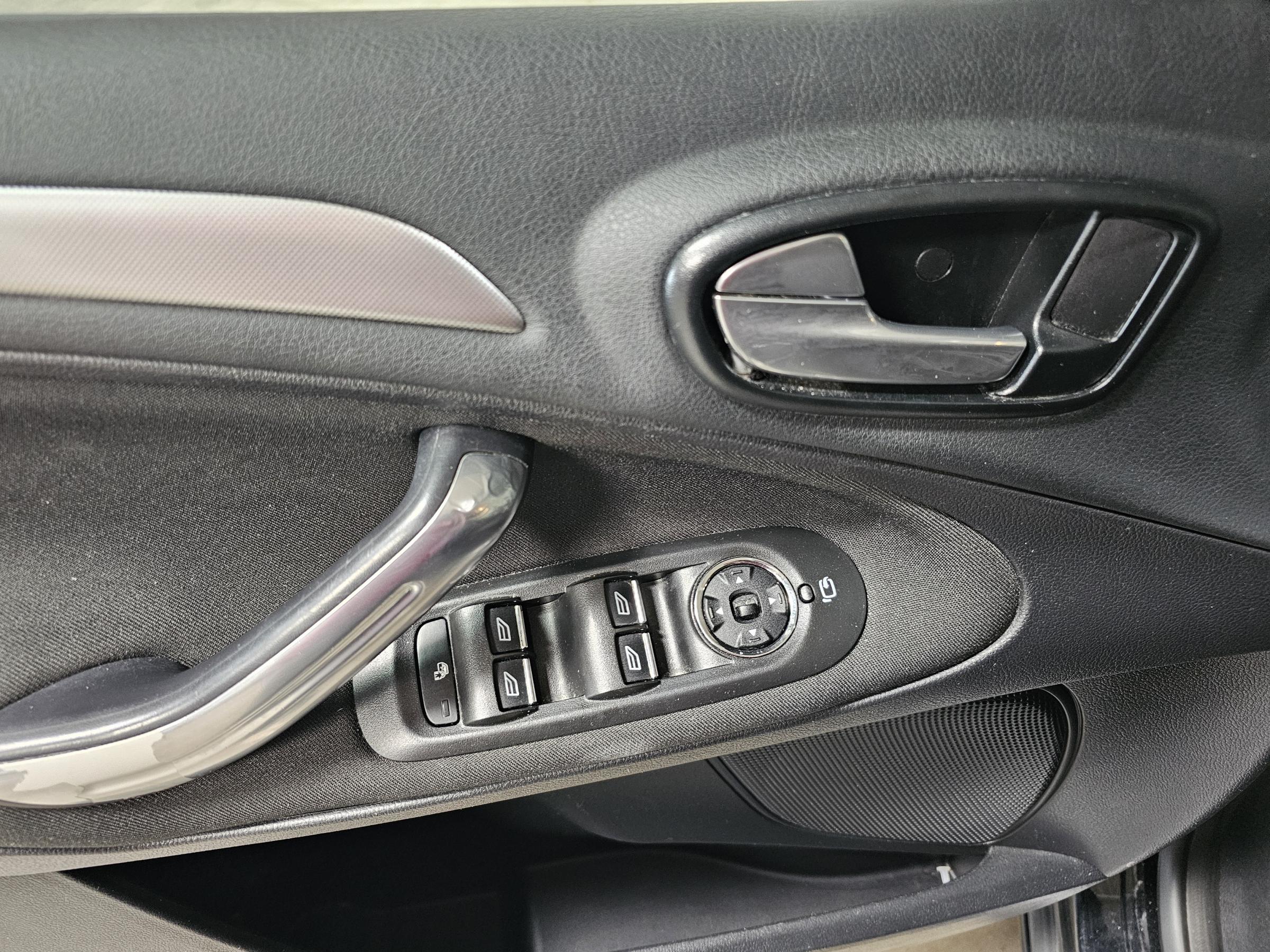 Ford S-MAX, 2014 - pohled č. 15