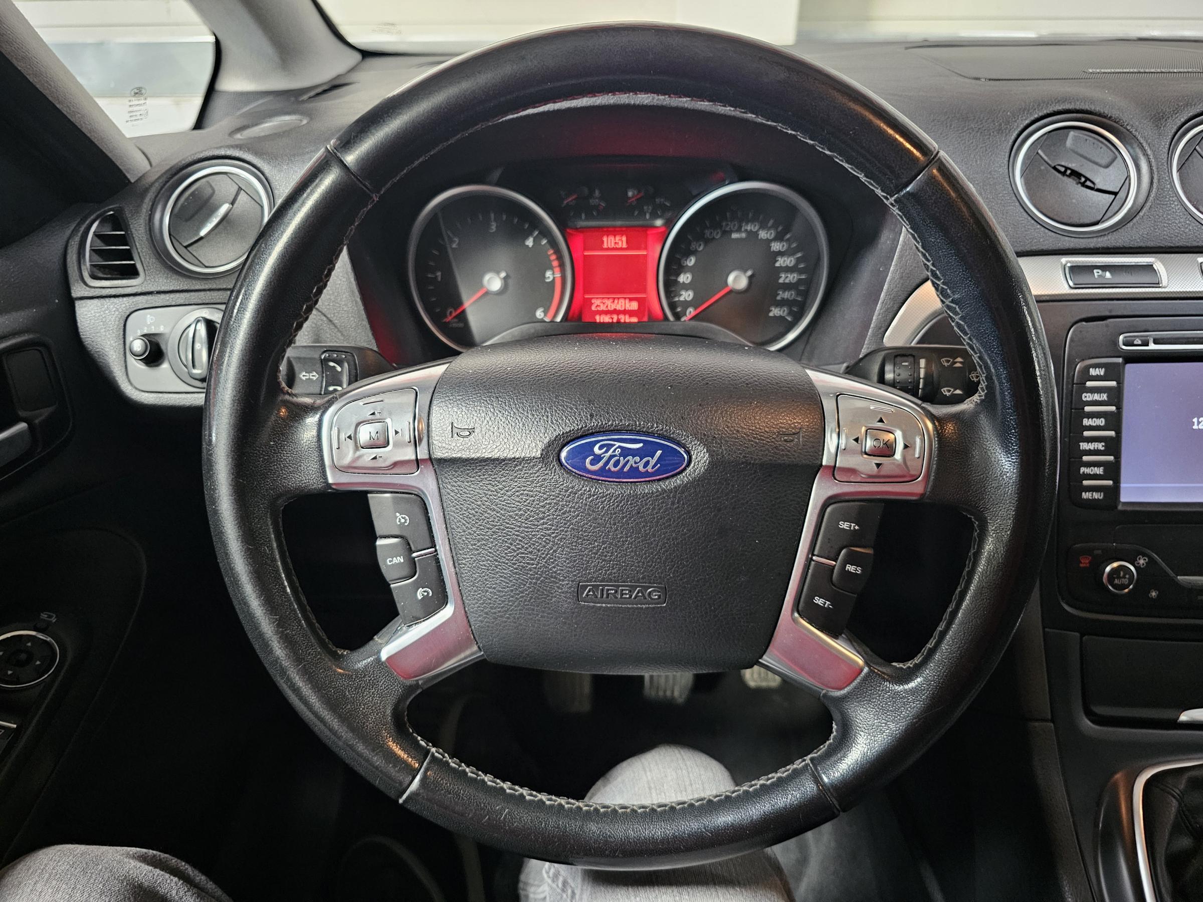 Ford S-MAX, 2014 - pohled č. 16