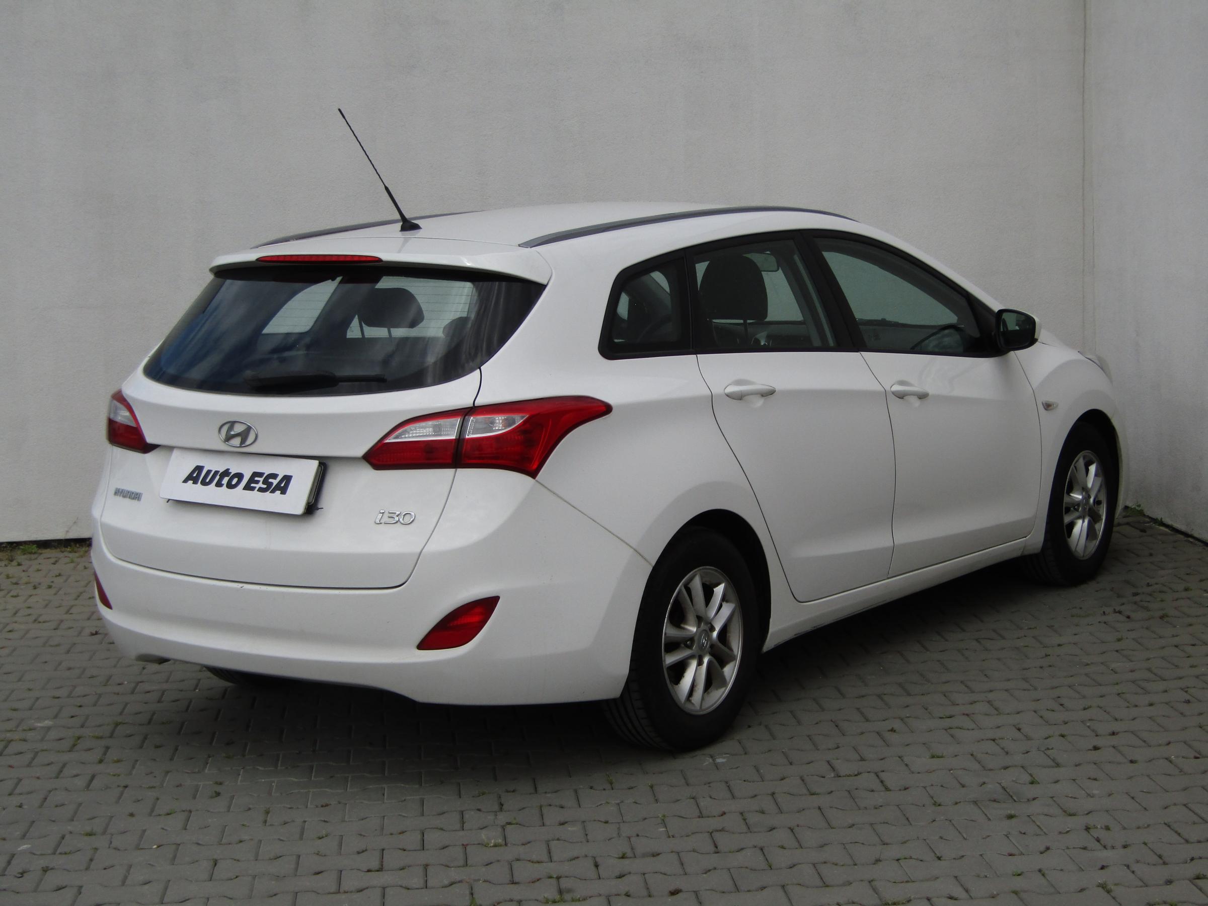 Hyundai i30, 2013 - pohled č. 4