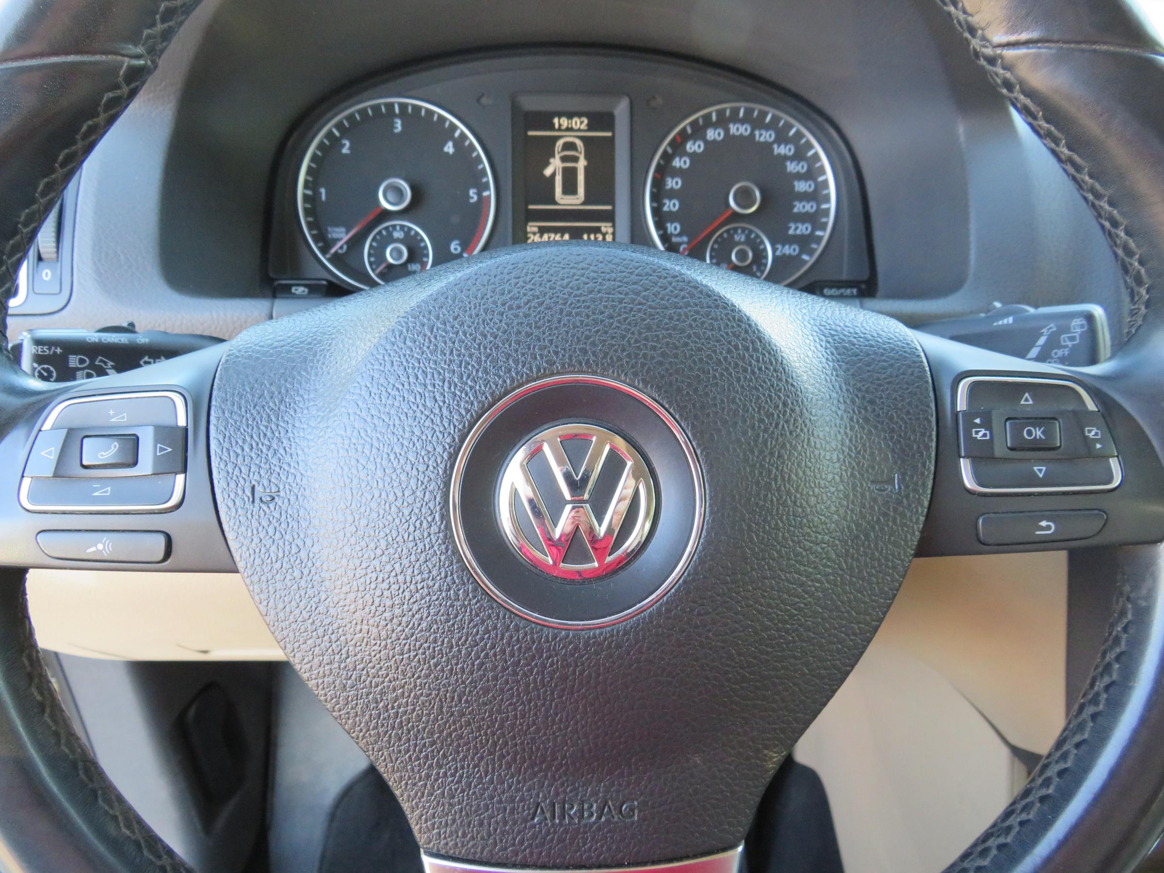 Volkswagen Touran, 2011 - pohled č. 21