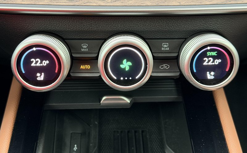 Škoda Superb IV 2.0 TSi L&K