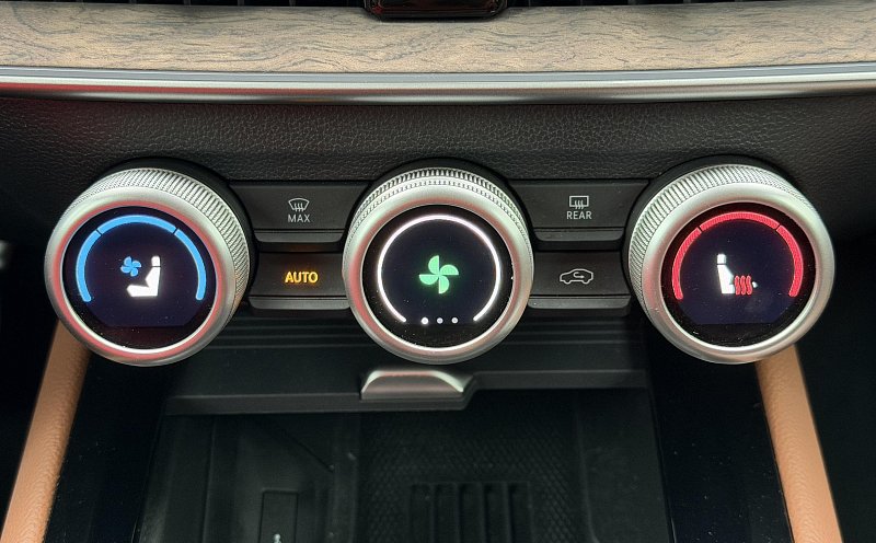 Škoda Superb IV 2.0 TSi L&K