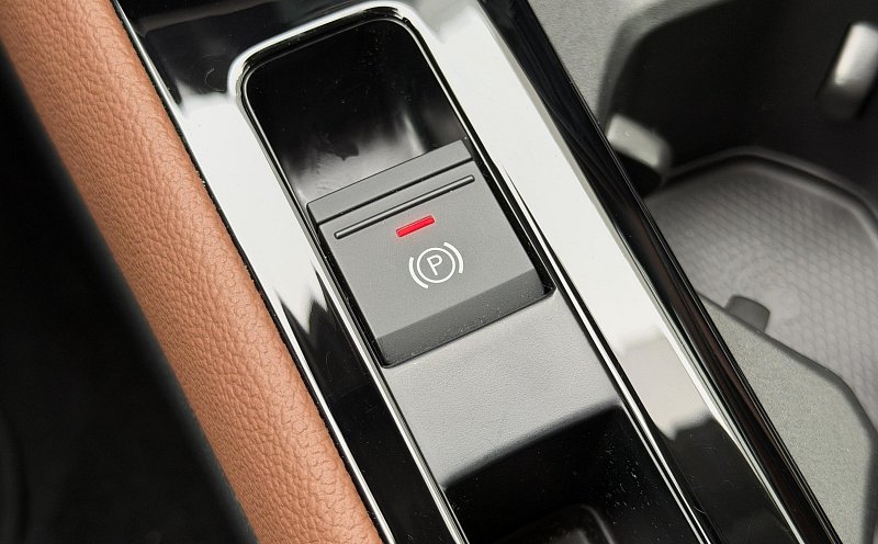 Škoda Superb IV 2.0 TSi L&K