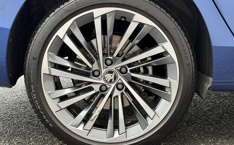 Škoda Superb IV 2.0 TSi L&K