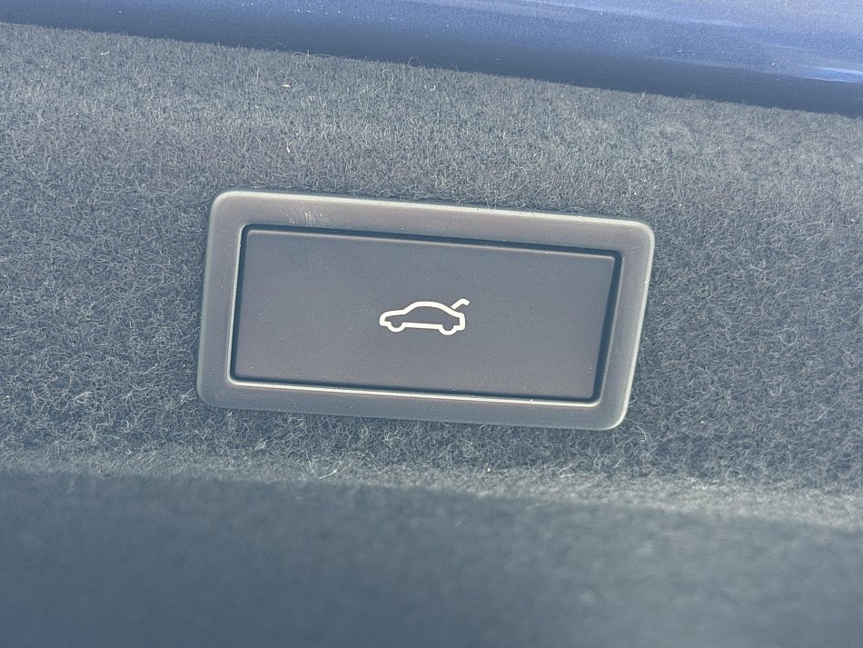 Škoda Superb IV 2.0 TSi L&K