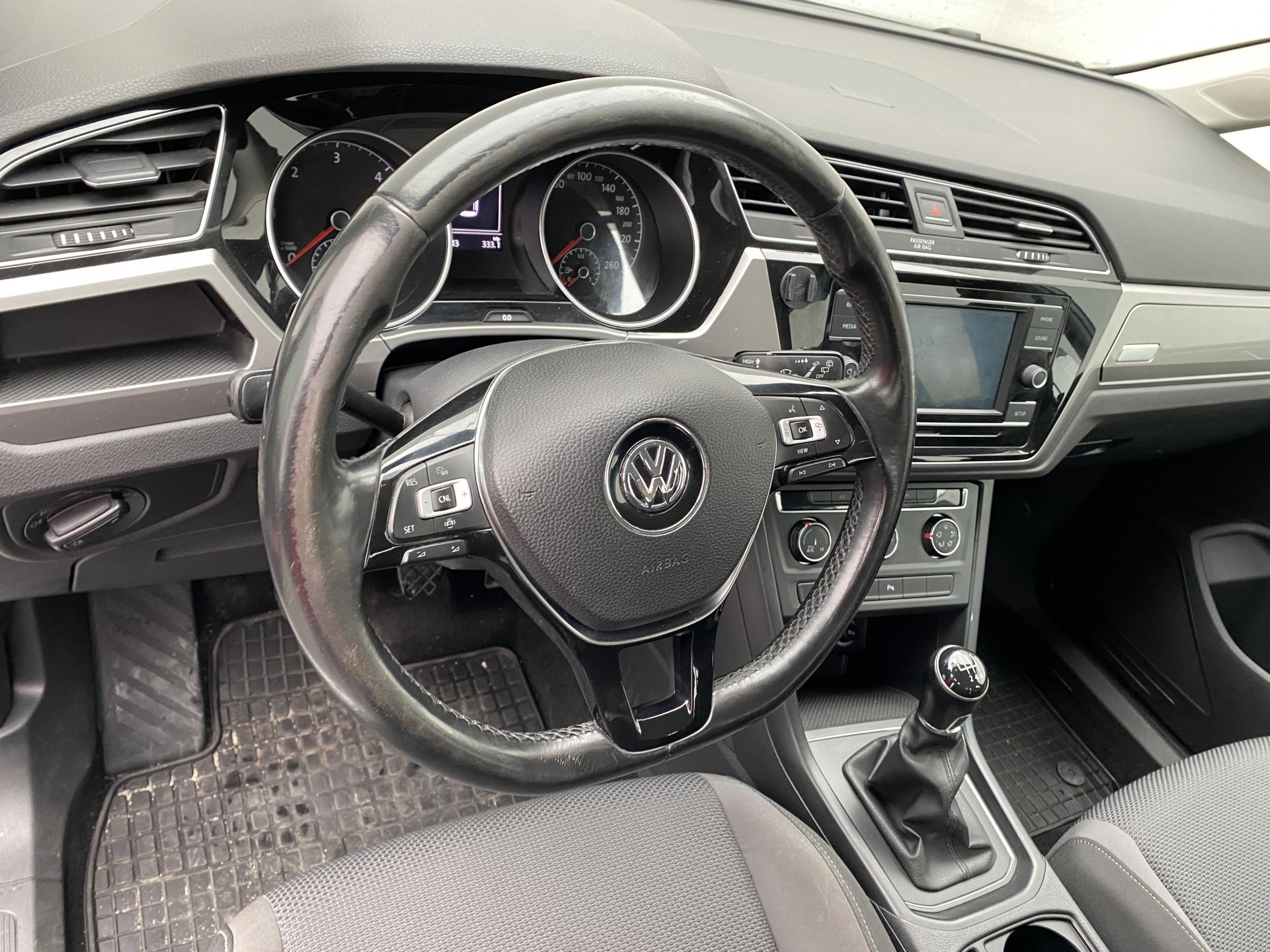 Volkswagen Touran, 2019 - pohled č. 12