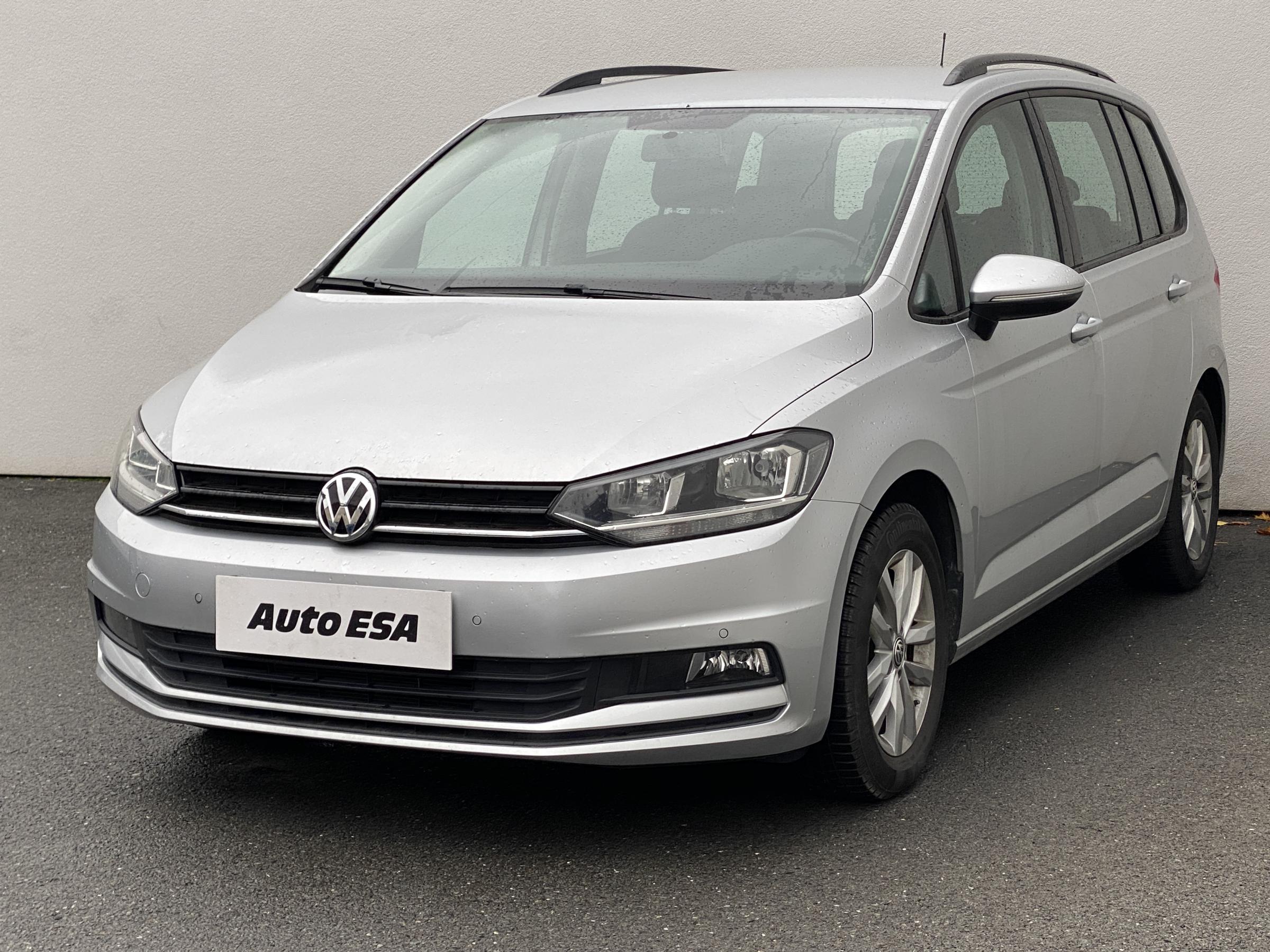 Volkswagen Touran, 2019 - pohled č. 3