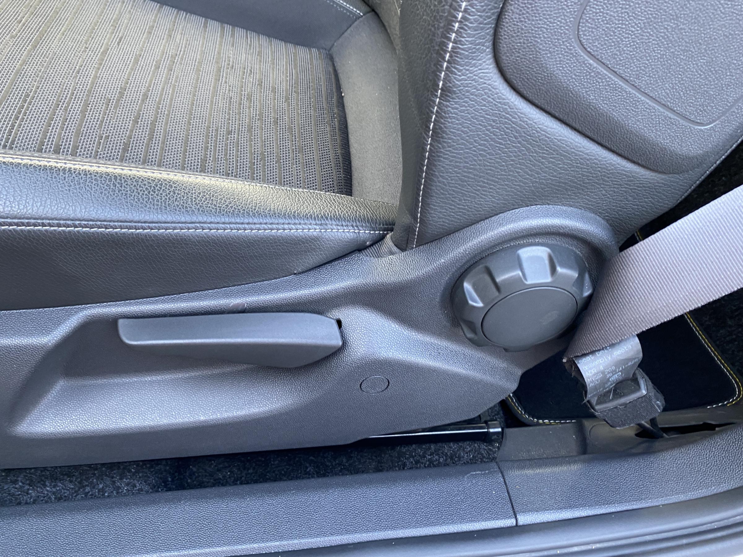 Peugeot 308, 2012 - pohled č. 14