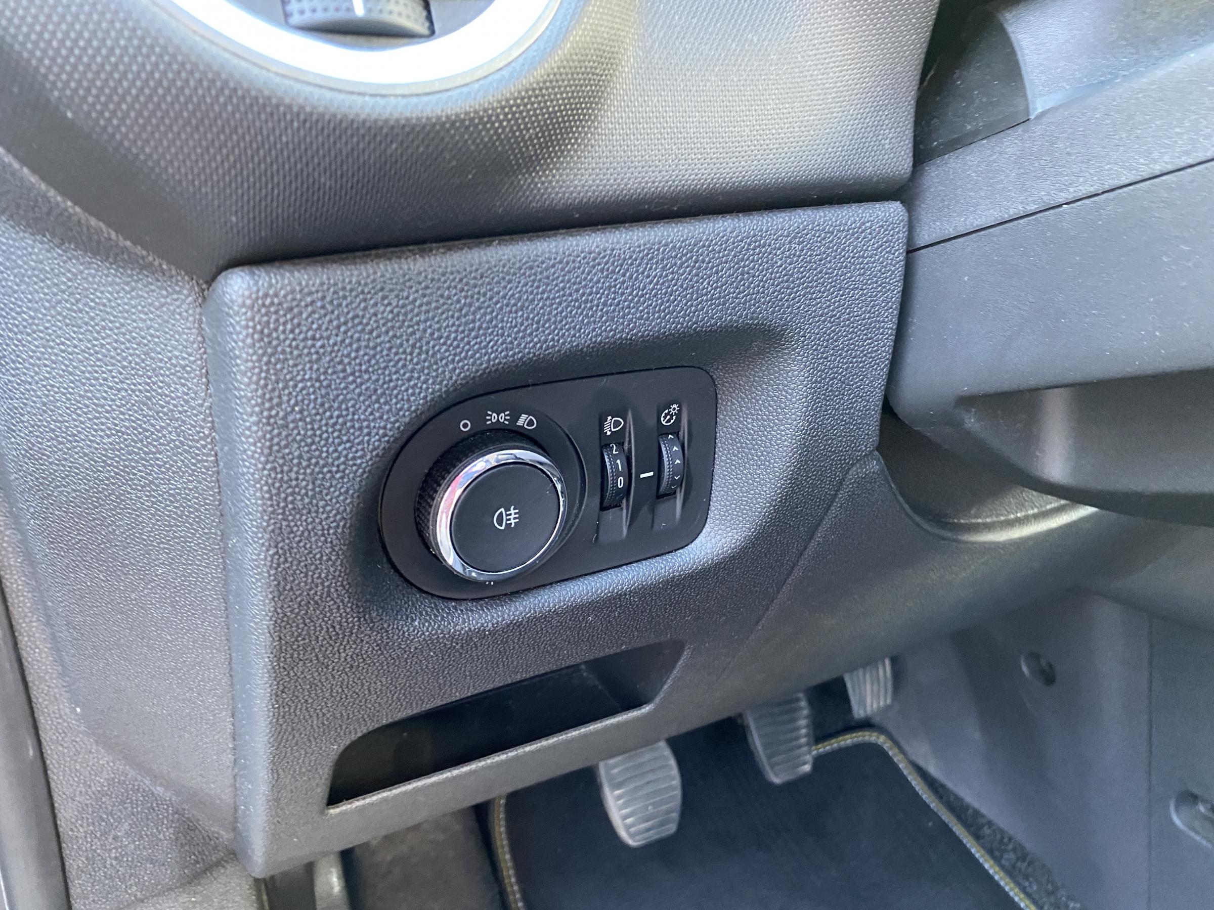 Peugeot 308, 2012 - pohled č. 15