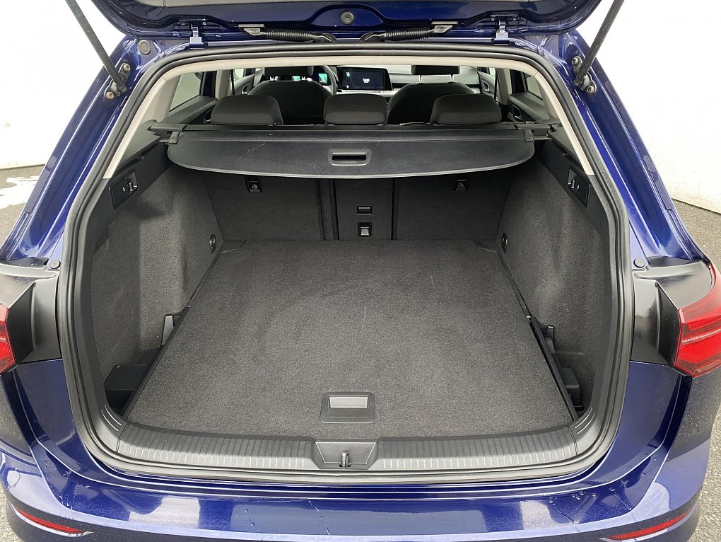 Volkswagen Golf 1.5 e-TSi Style