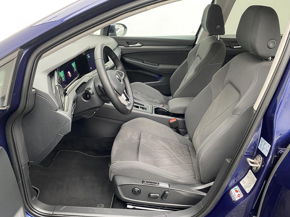 Volkswagen Golf 1.5 e-TSi Style