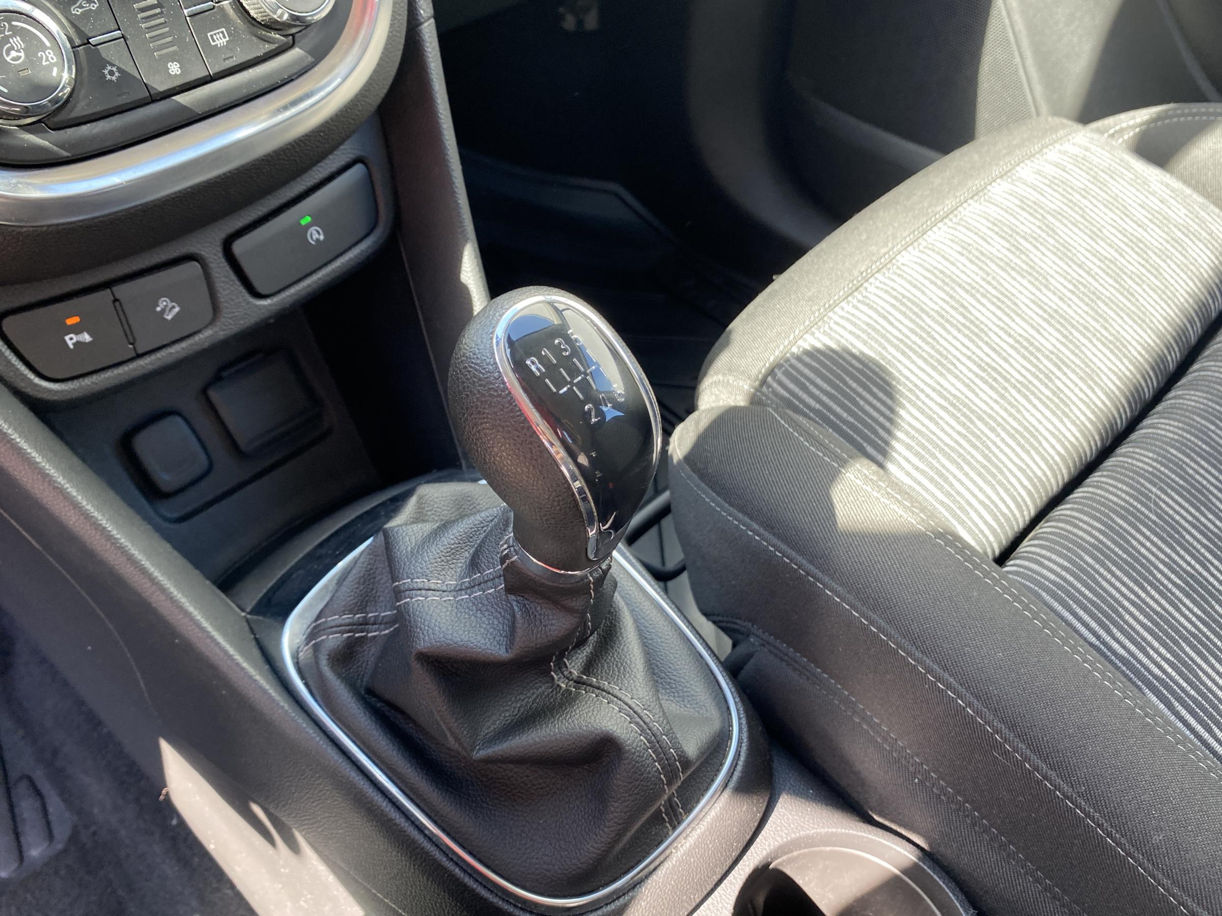 Opel Mokka, 2015 - pohled č. 21