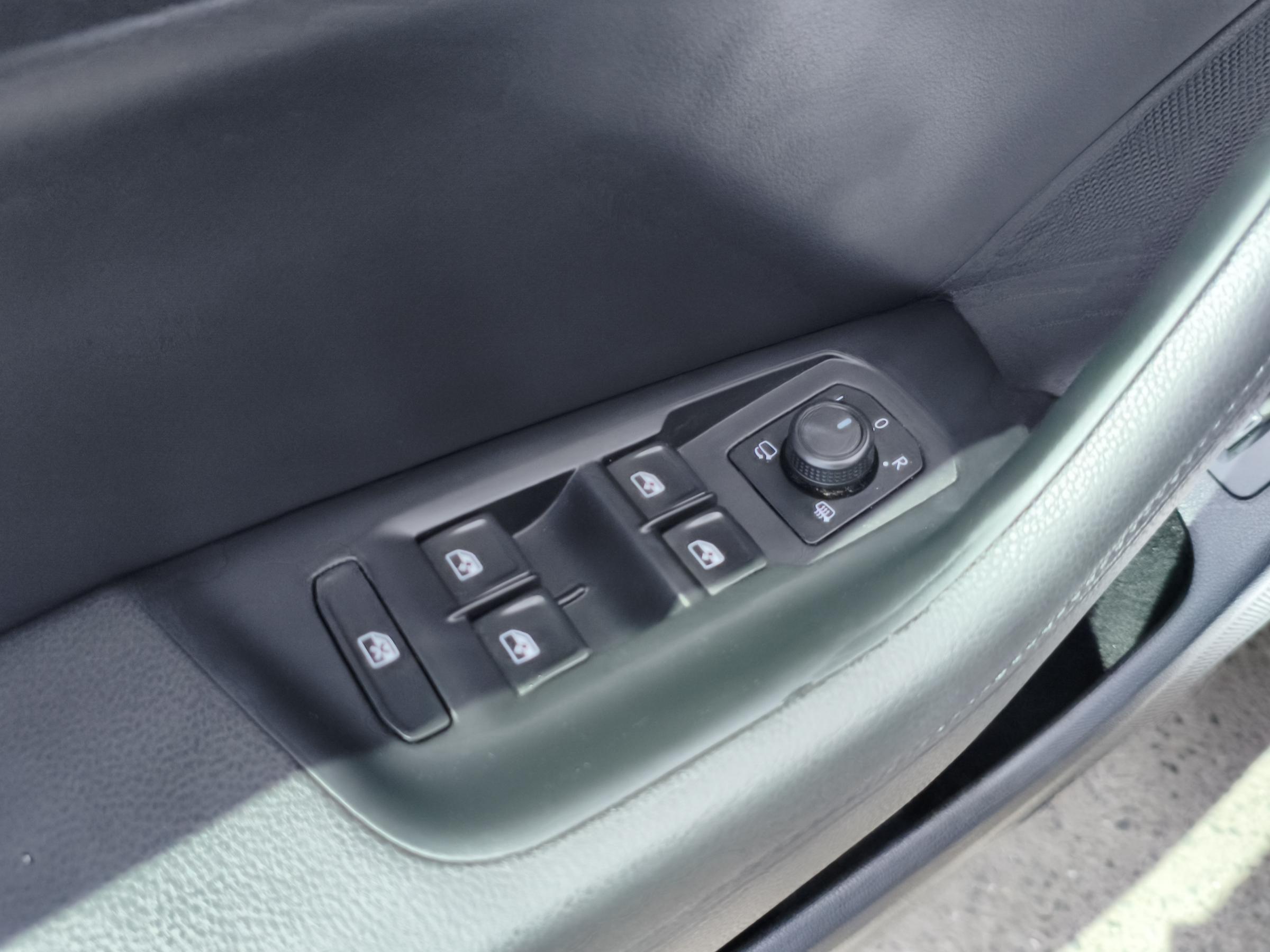 Volkswagen Passat, 2019 - pohled č. 16