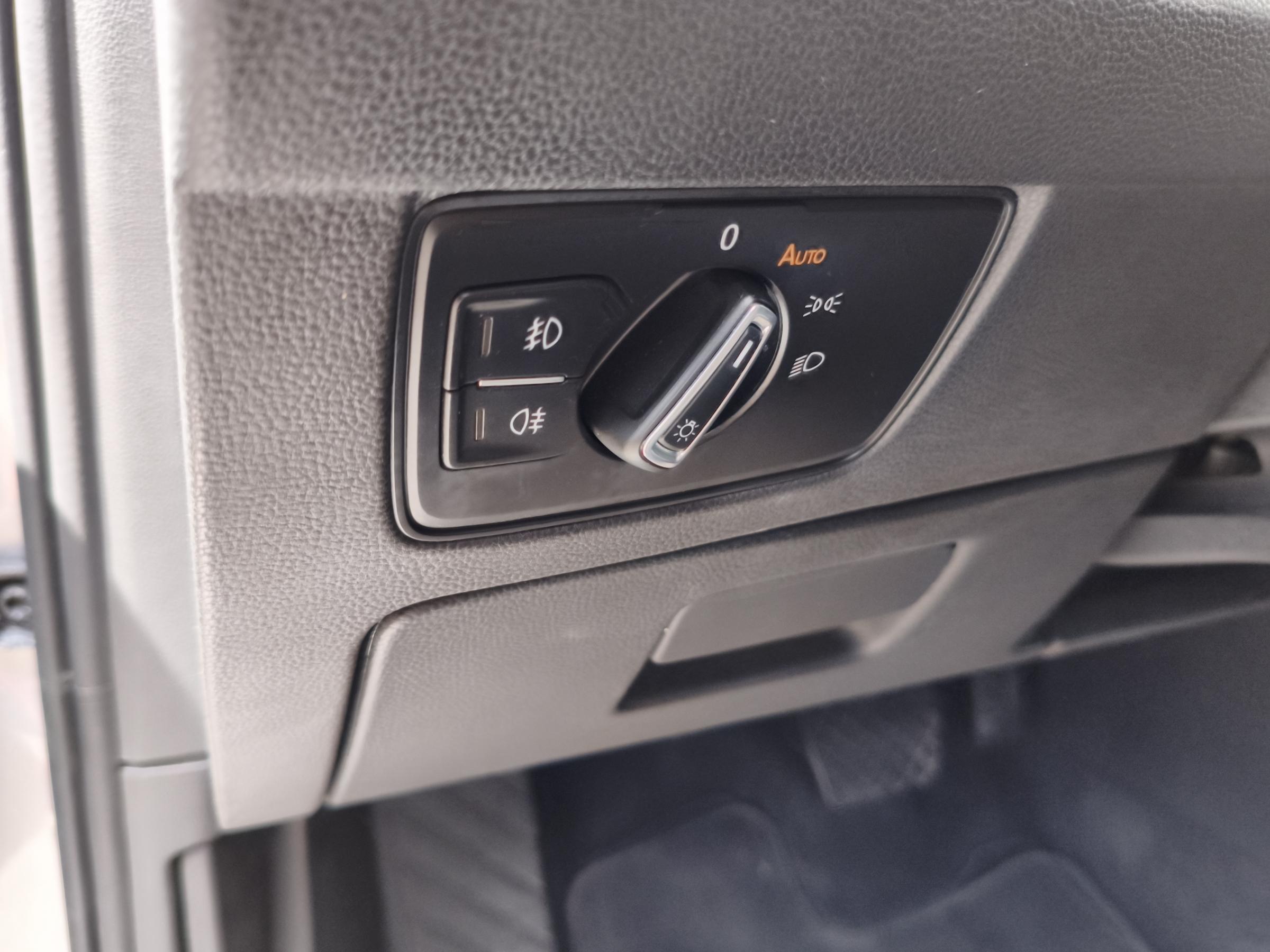 Volkswagen Passat, 2019 - pohled č. 19