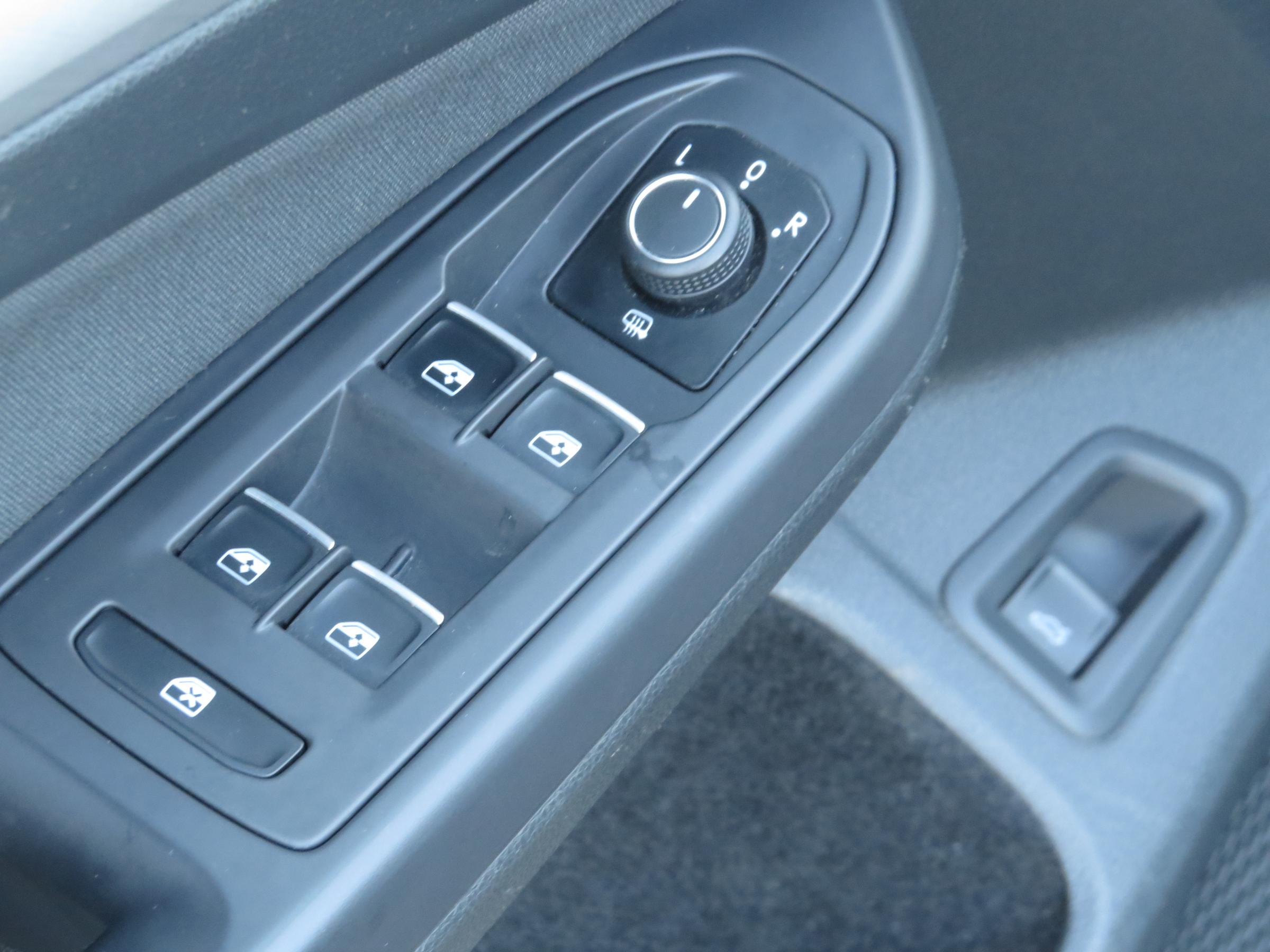 Volkswagen Golf, 2020 - pohled č. 15