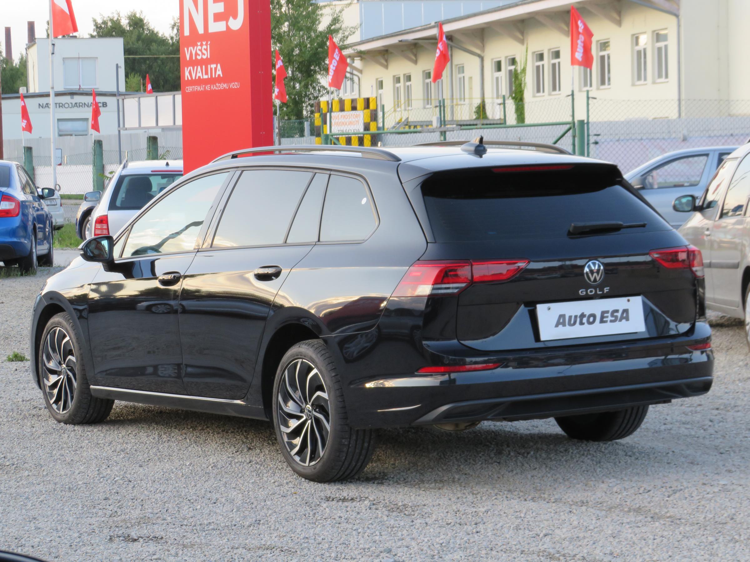 Volkswagen Golf, 2020 - pohled č. 6