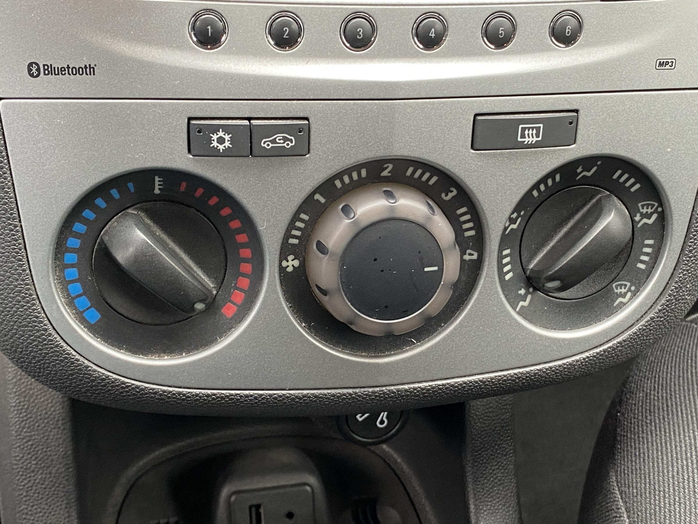 Opel Corsa, 2012 - pohled č. 16