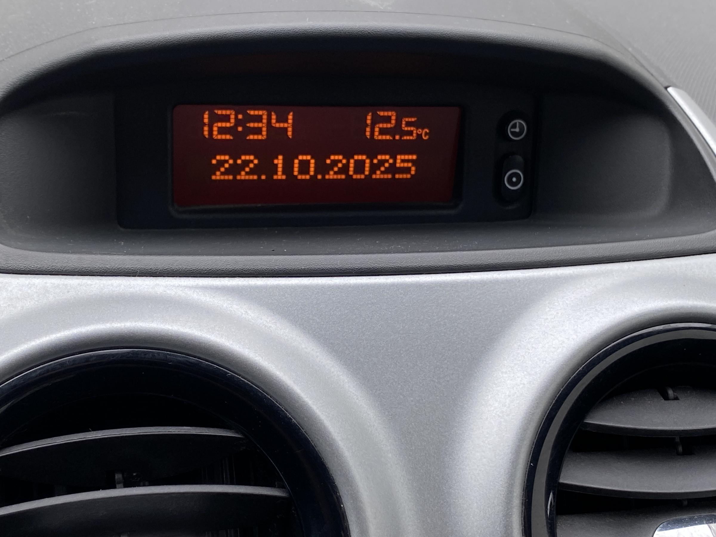 Opel Corsa, 2012 - pohled č. 17