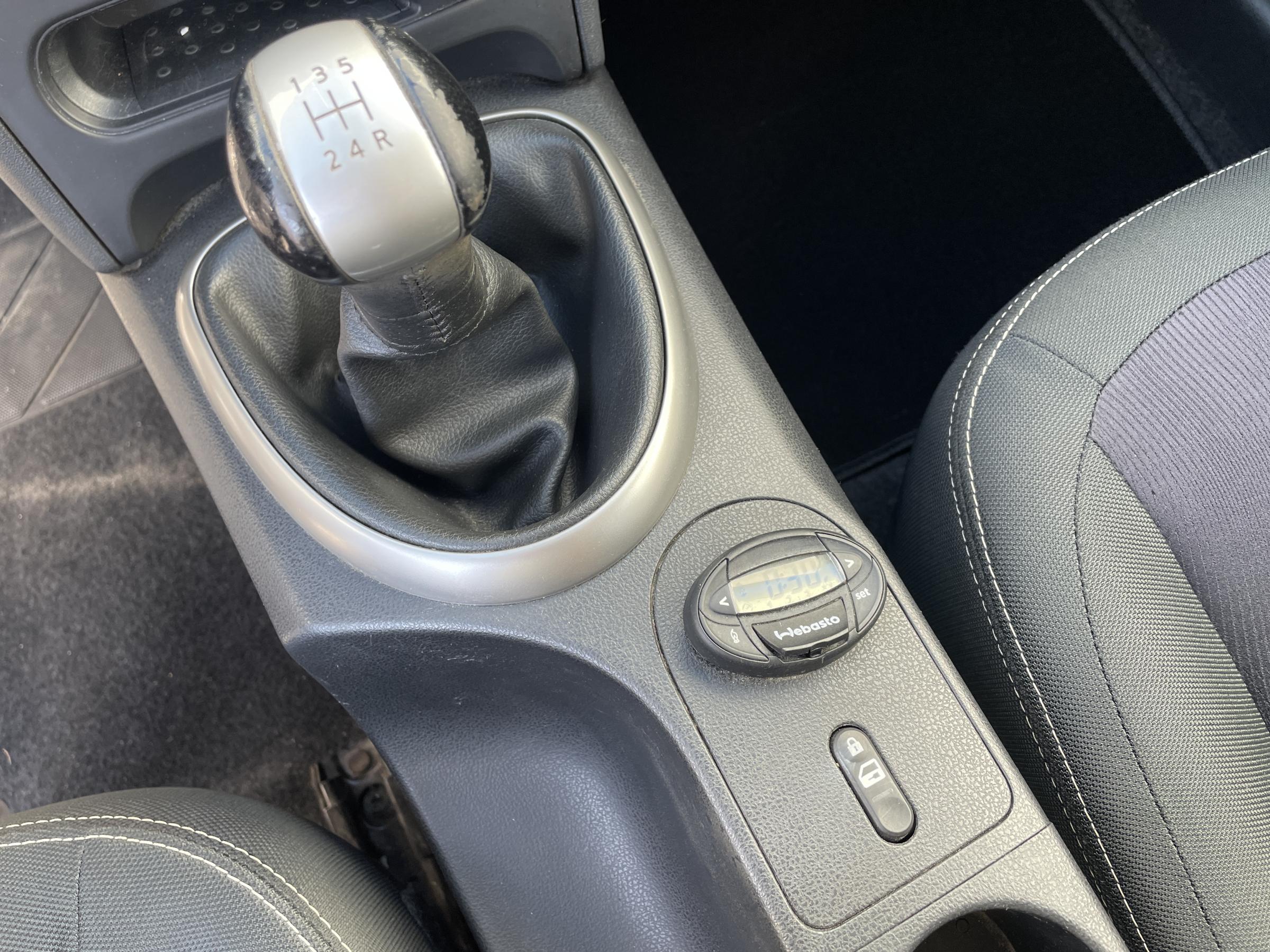 Nissan Qashqai, 2012 - pohled č. 13