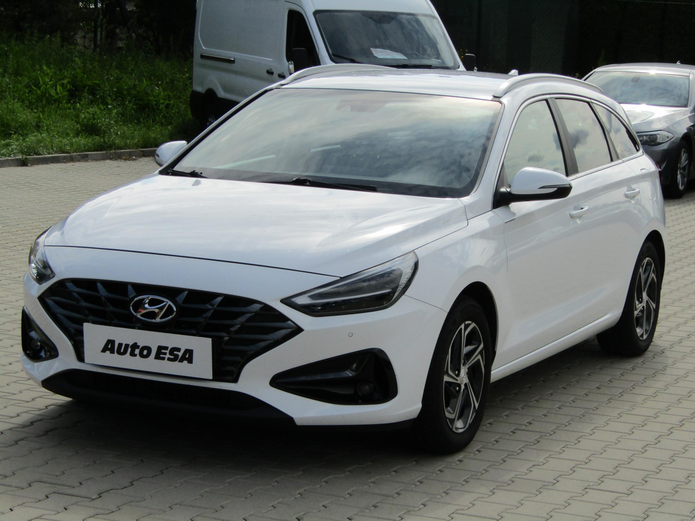 Hyundai i30, 2021 - pohled č. 3