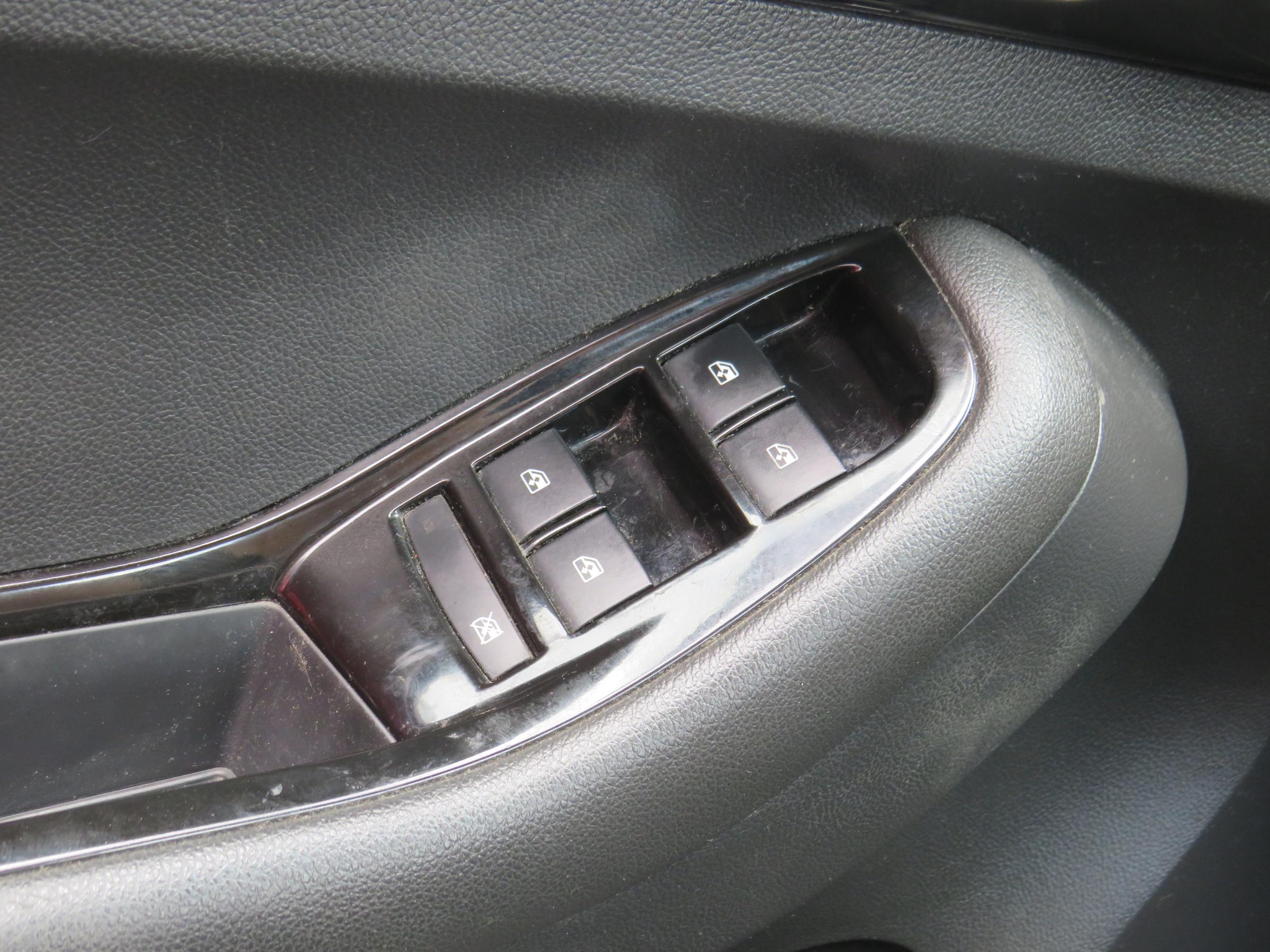 Chevrolet Orlando, 2011 - pohled č. 13