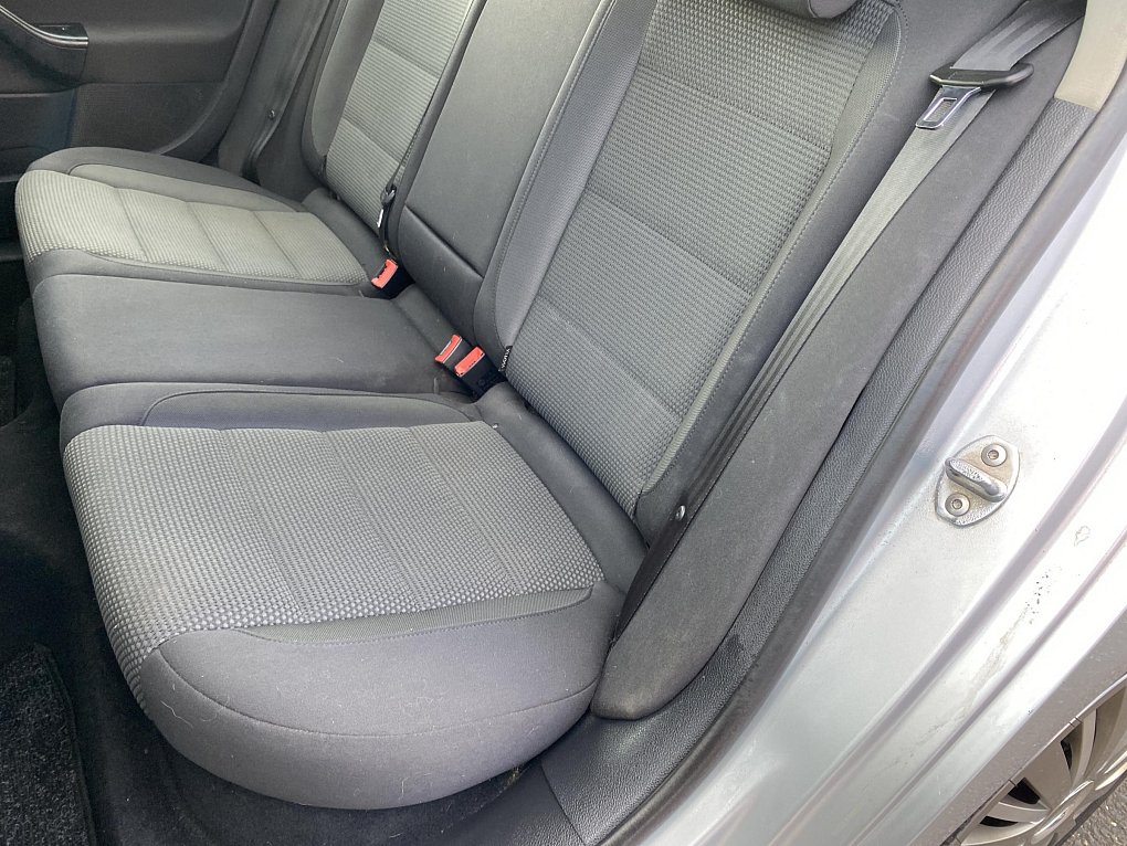 Volkswagen Golf 1.6 TDi 