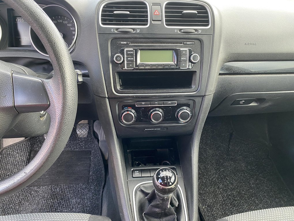 Volkswagen Golf 1.6 TDi 