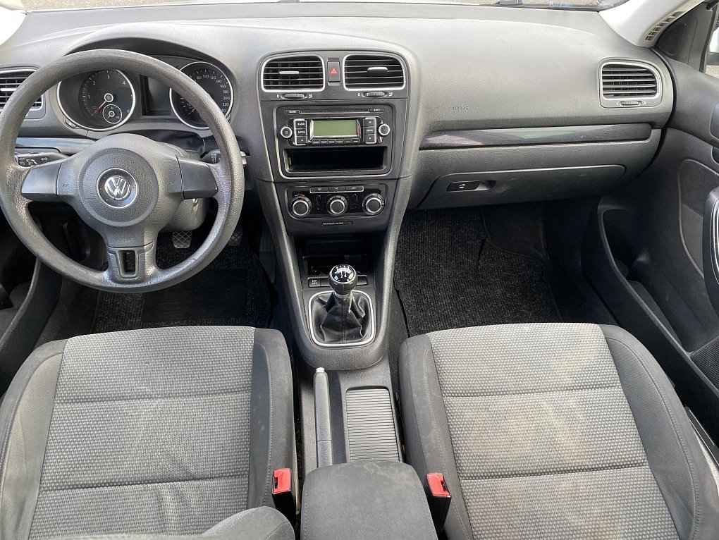Volkswagen Golf 1.6 TDi 
