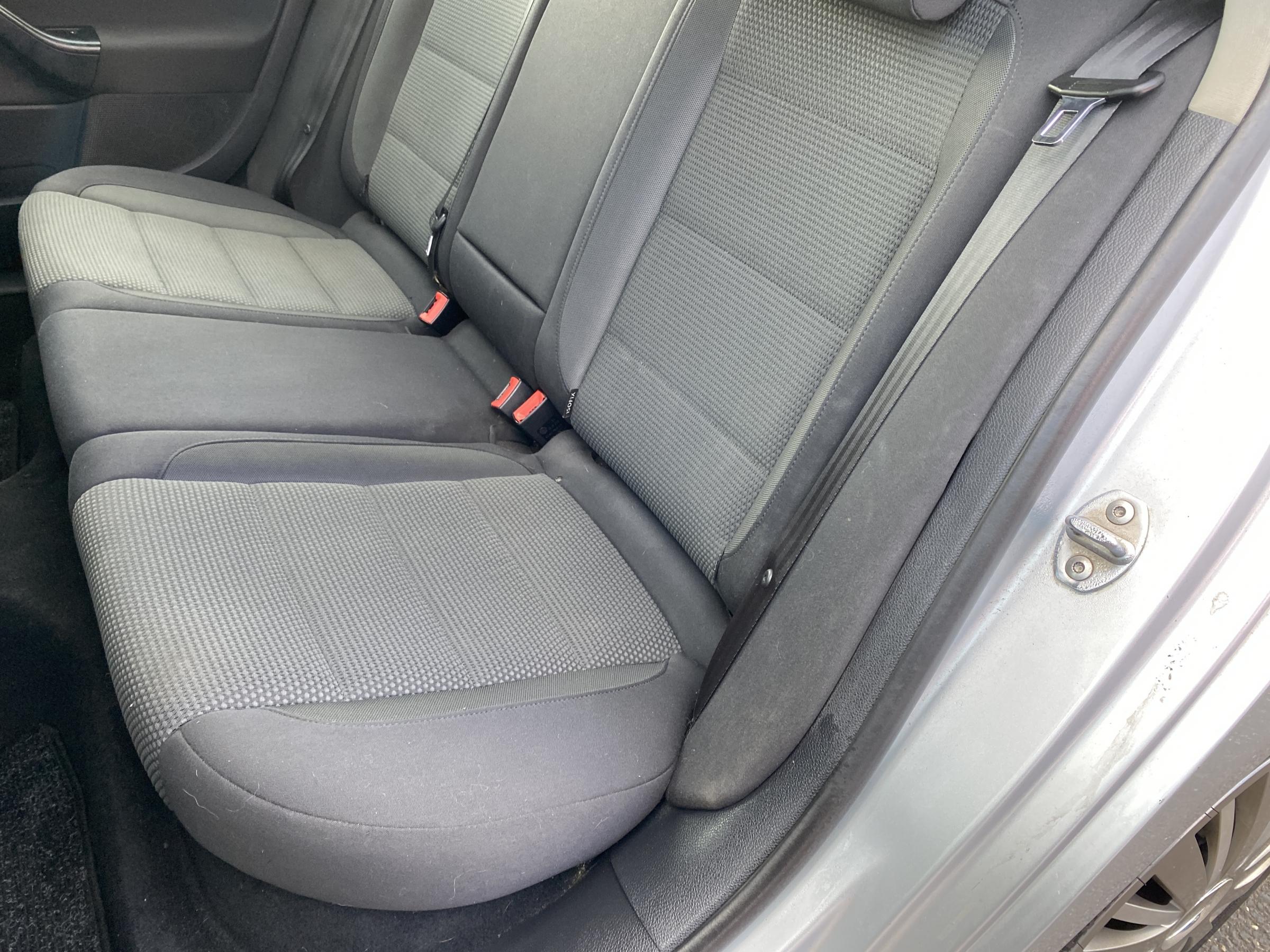 Volkswagen Golf, 2009 - pohled č. 10