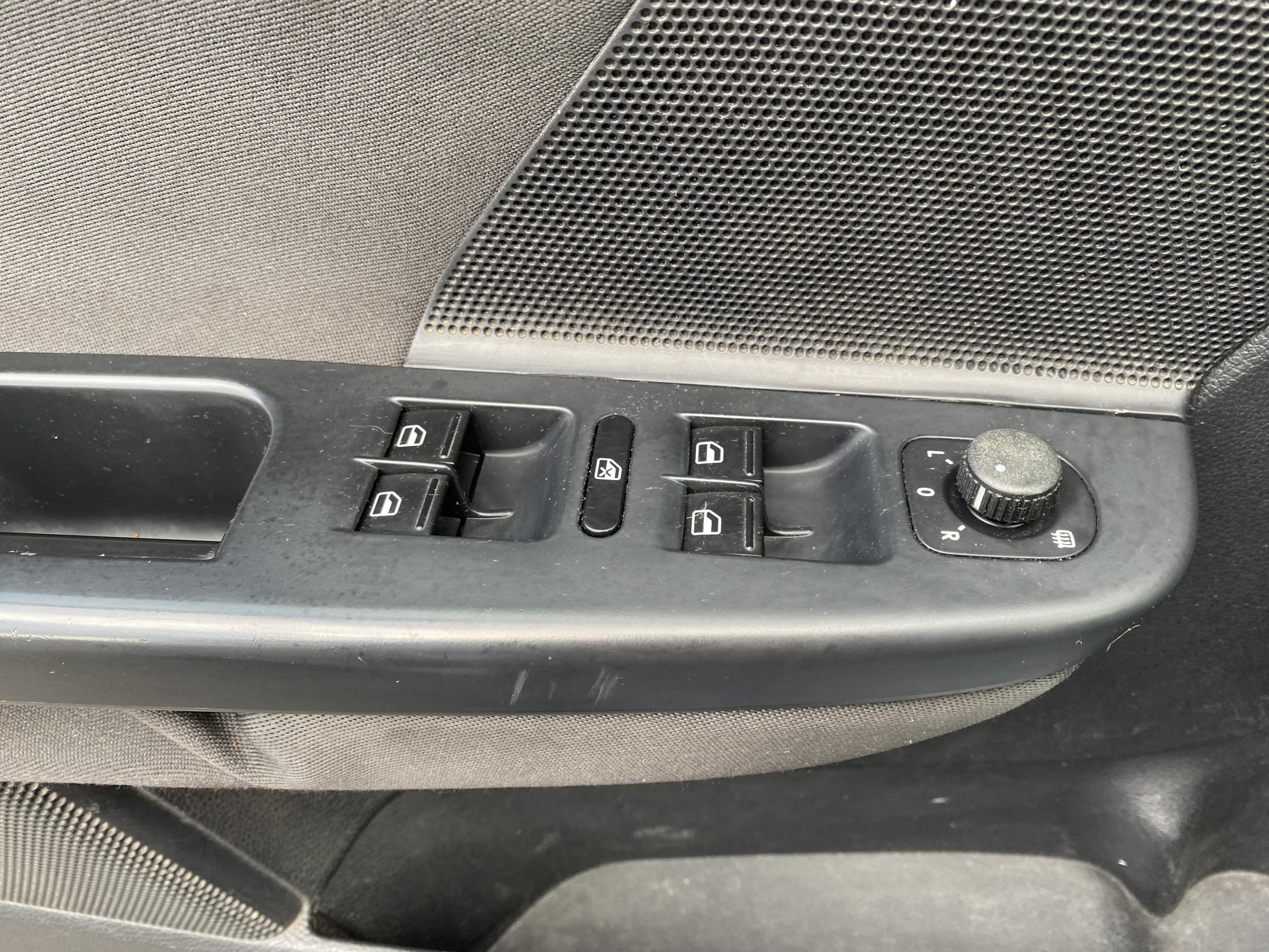 Volkswagen Golf, 2009 - pohled č. 19