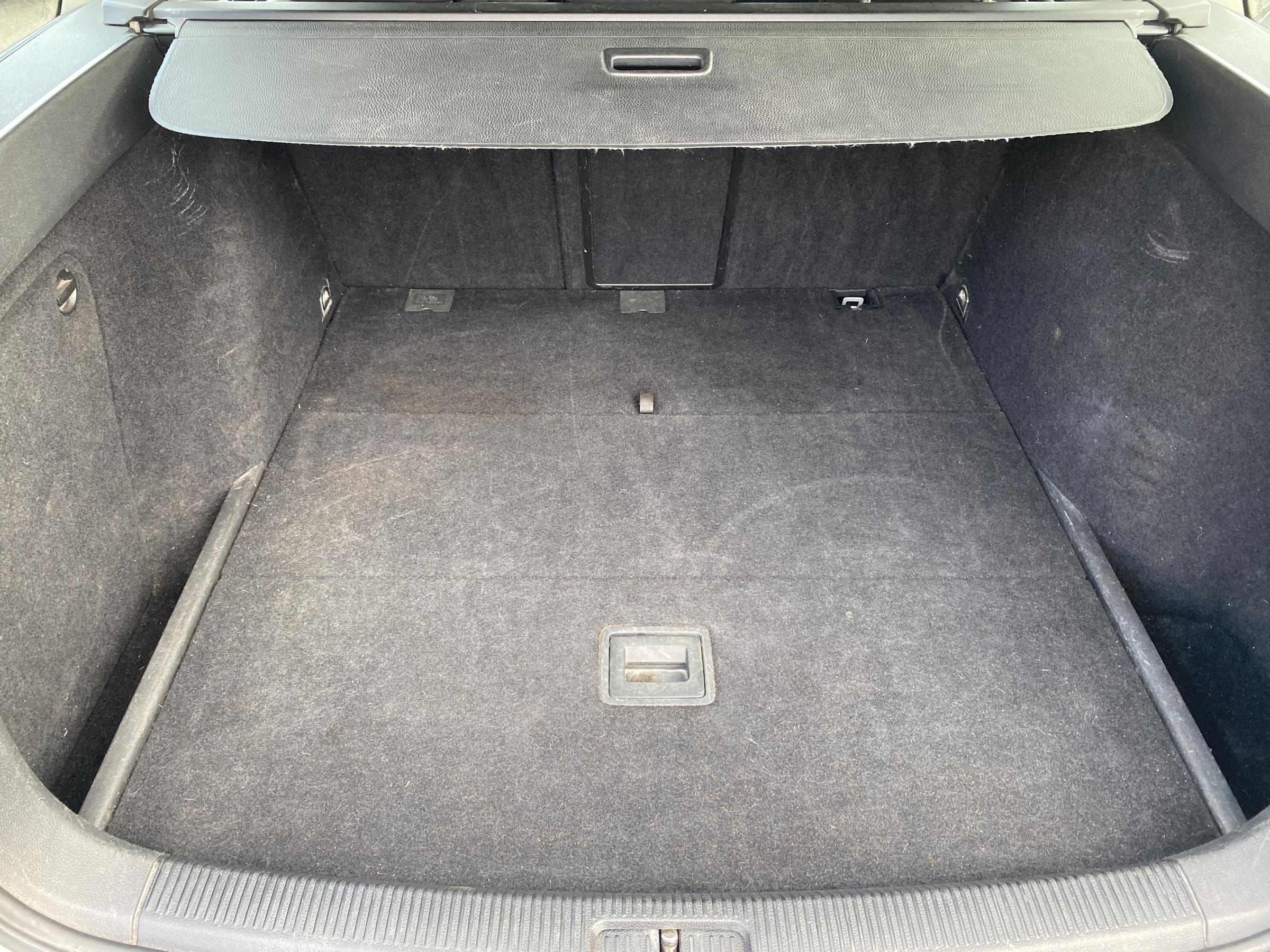 Volkswagen Golf, 2009 - pohled č. 7