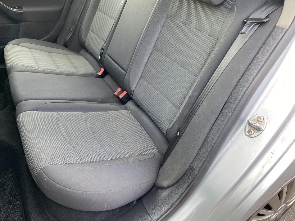 Volkswagen Golf 1.6 TDi 