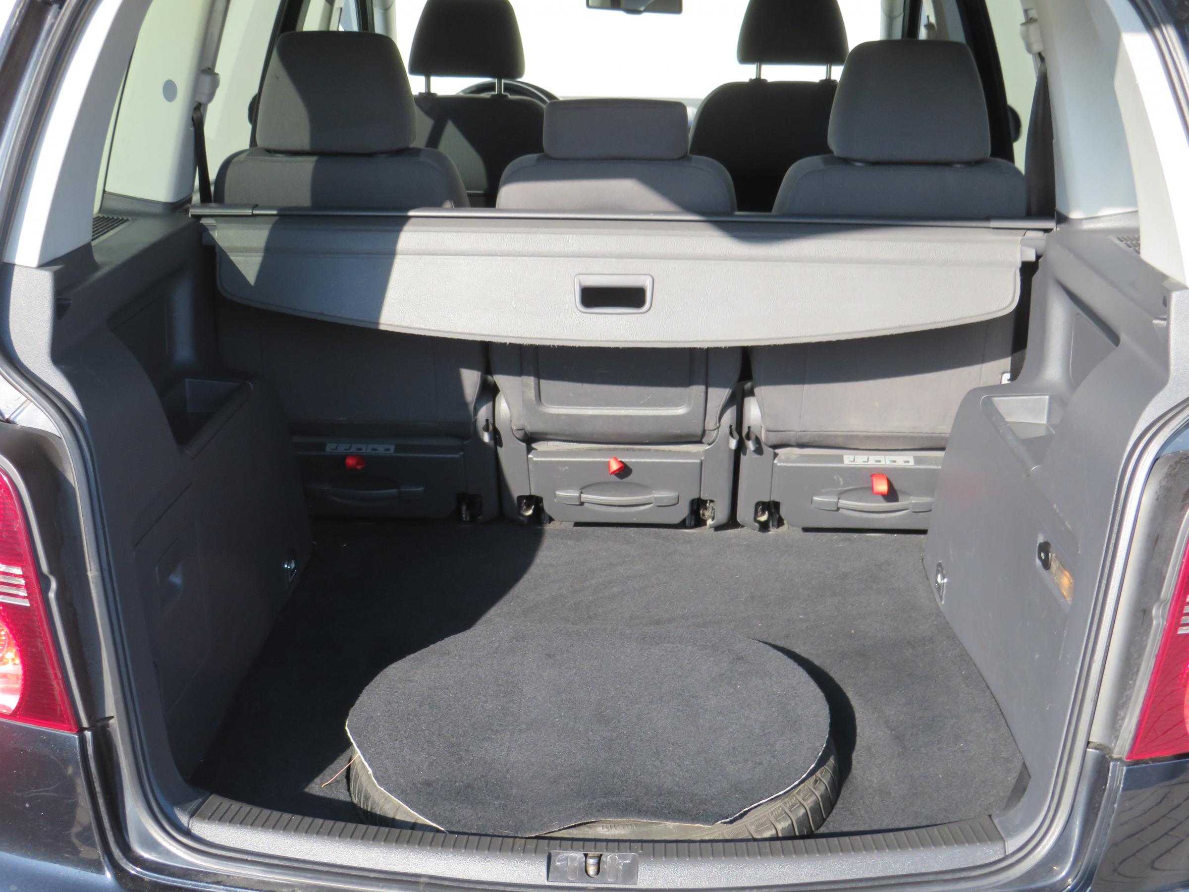 Volkswagen Touran, 2007 - pohled č. 7