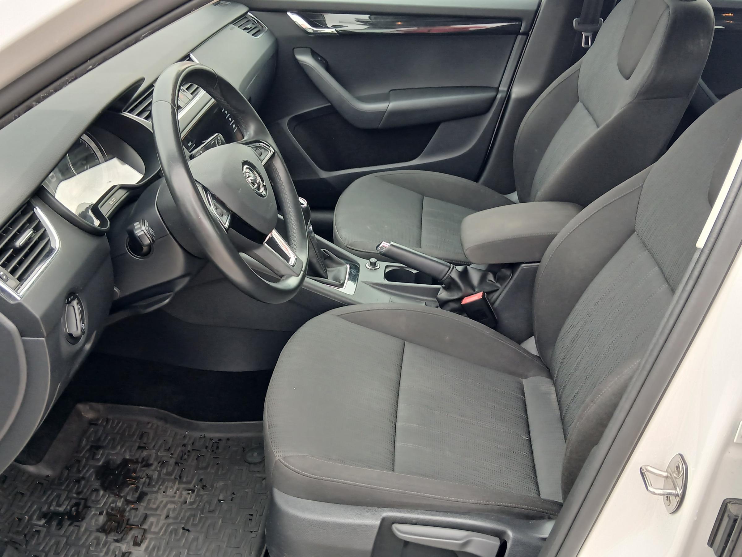 Škoda Octavia III, 2019 - pohled č. 9