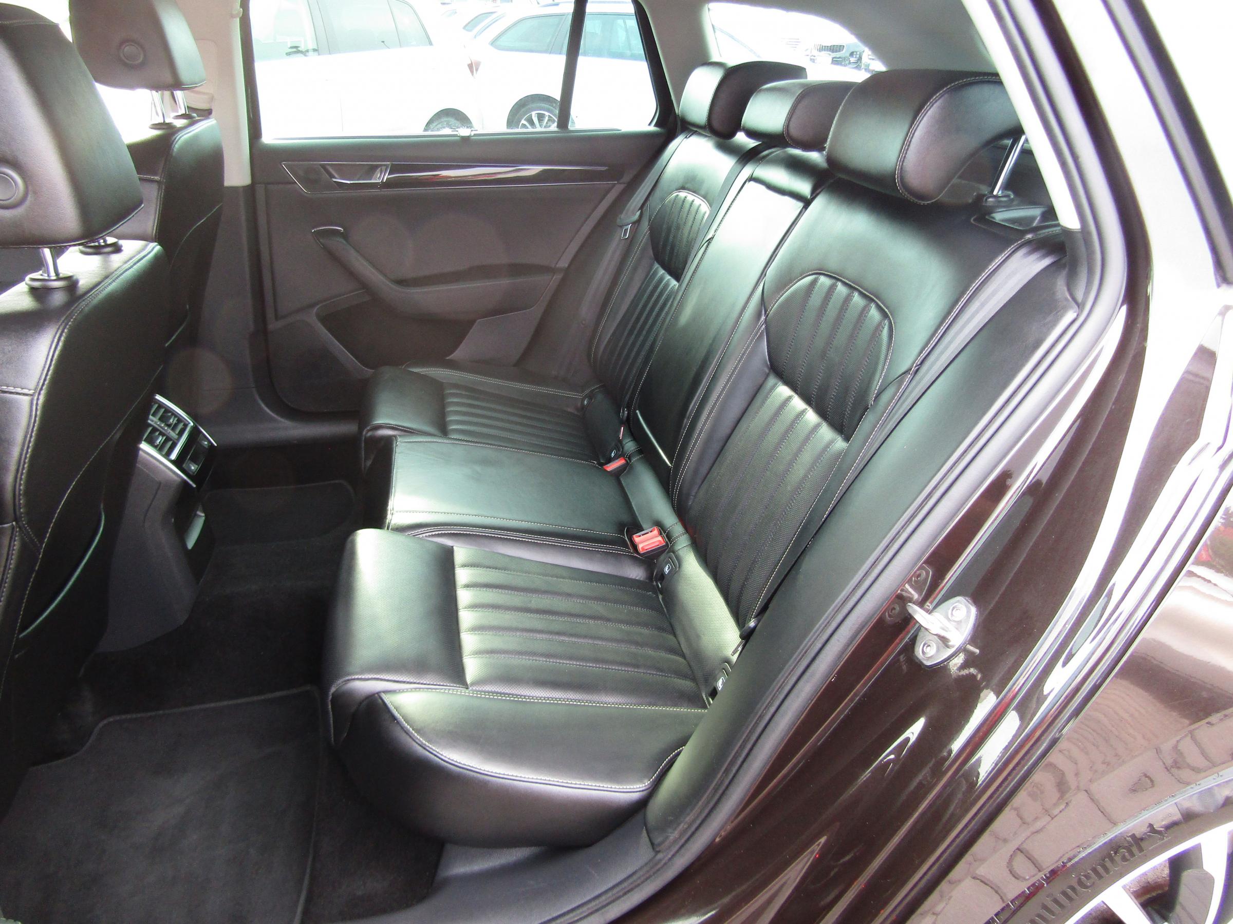 Škoda Superb III, 2019 - pohled č. 10