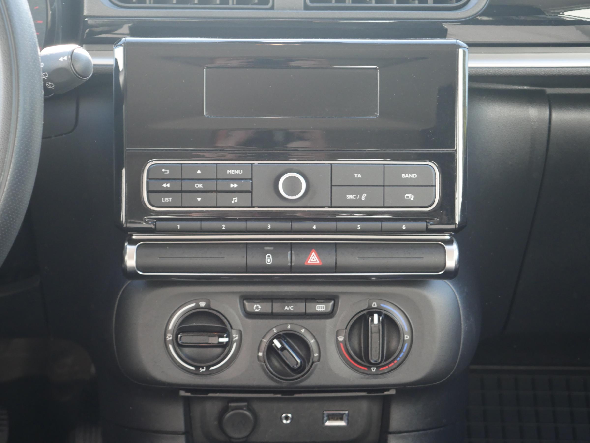 Citroën C3, 2018 - pohled č. 9