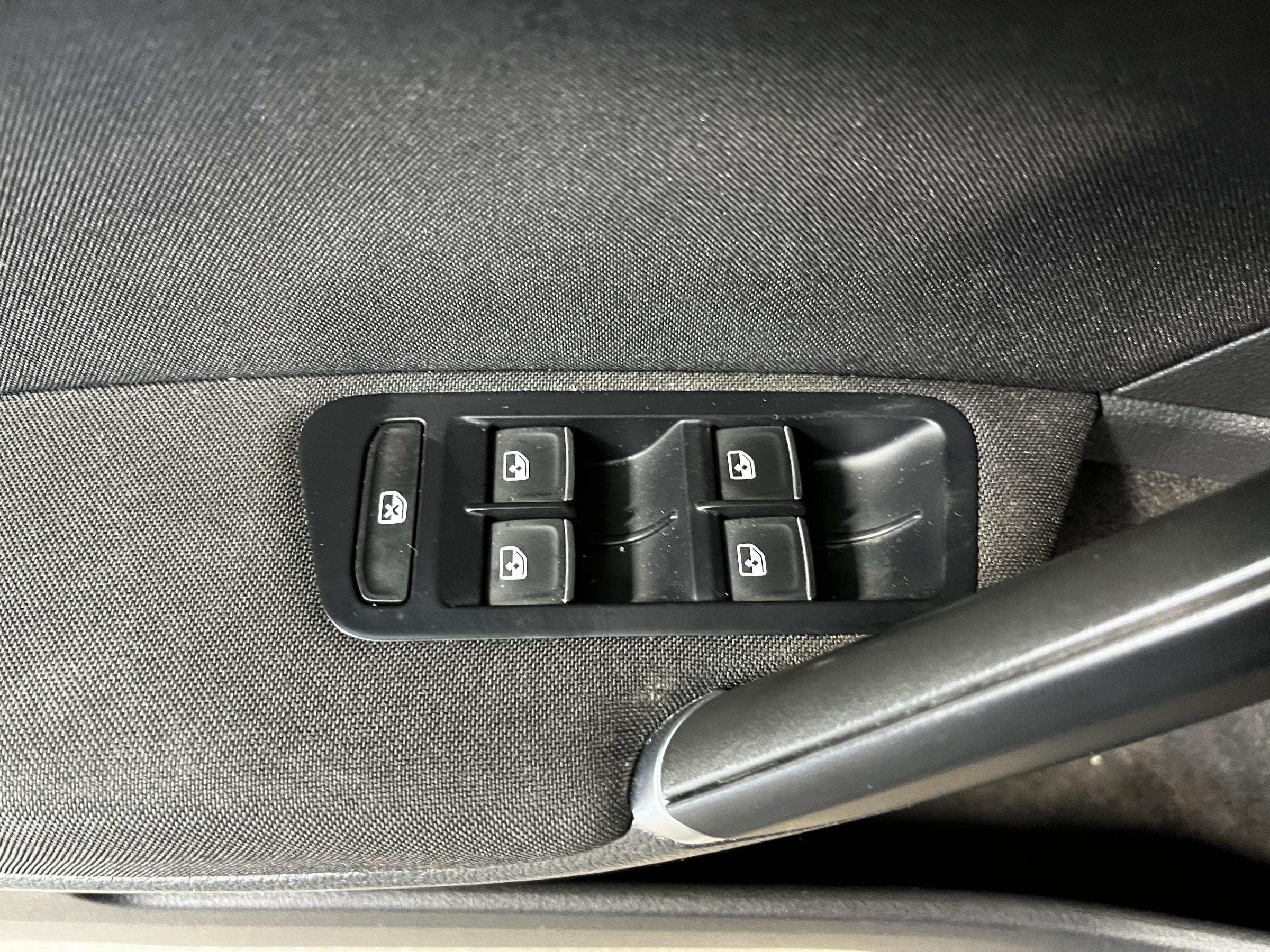 Volkswagen Golf, 2016 - pohled č. 12