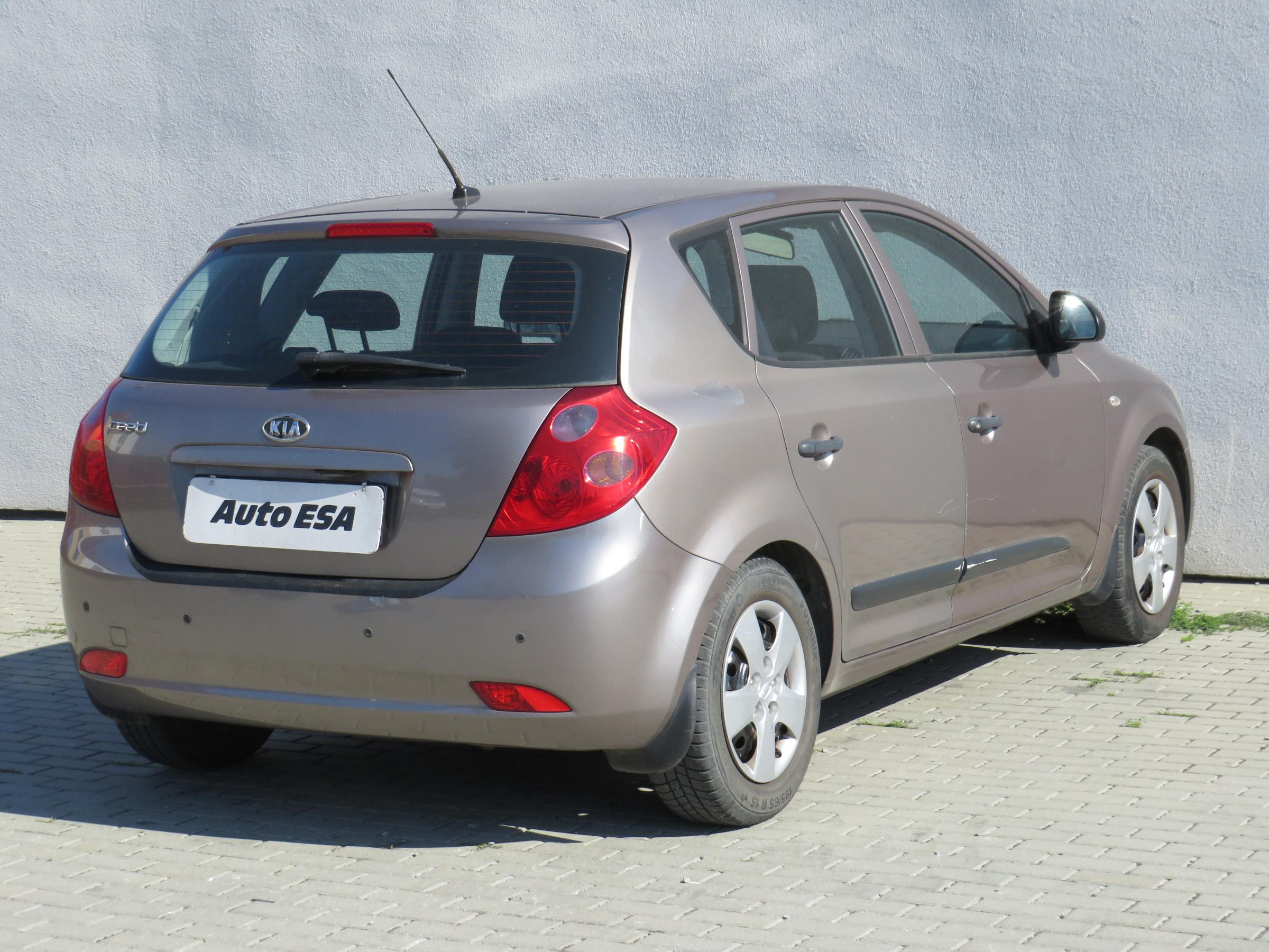 Kia Cee´d, 2007 - pohled č. 4