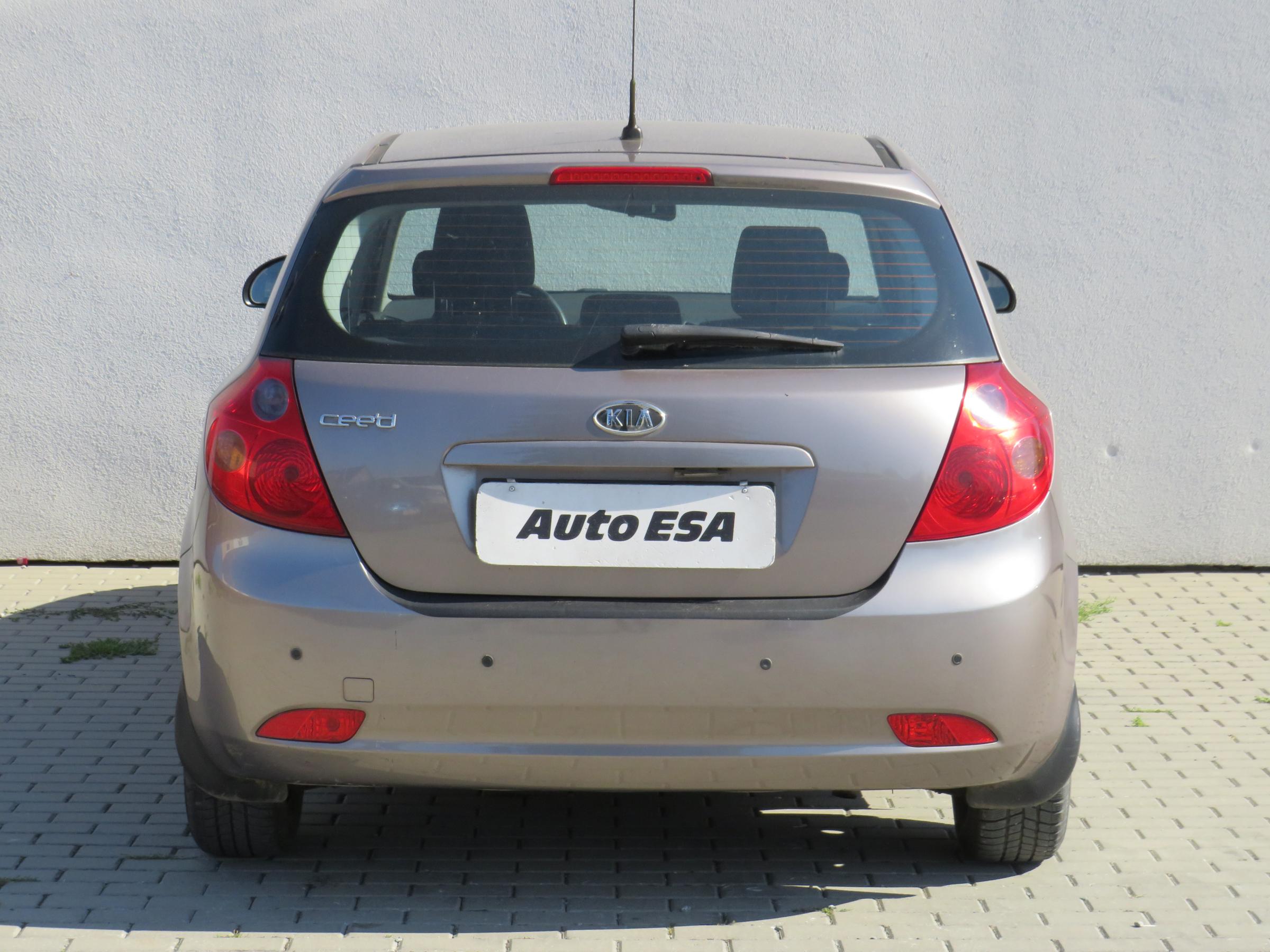 Kia Cee´d, 2007 - pohled č. 5