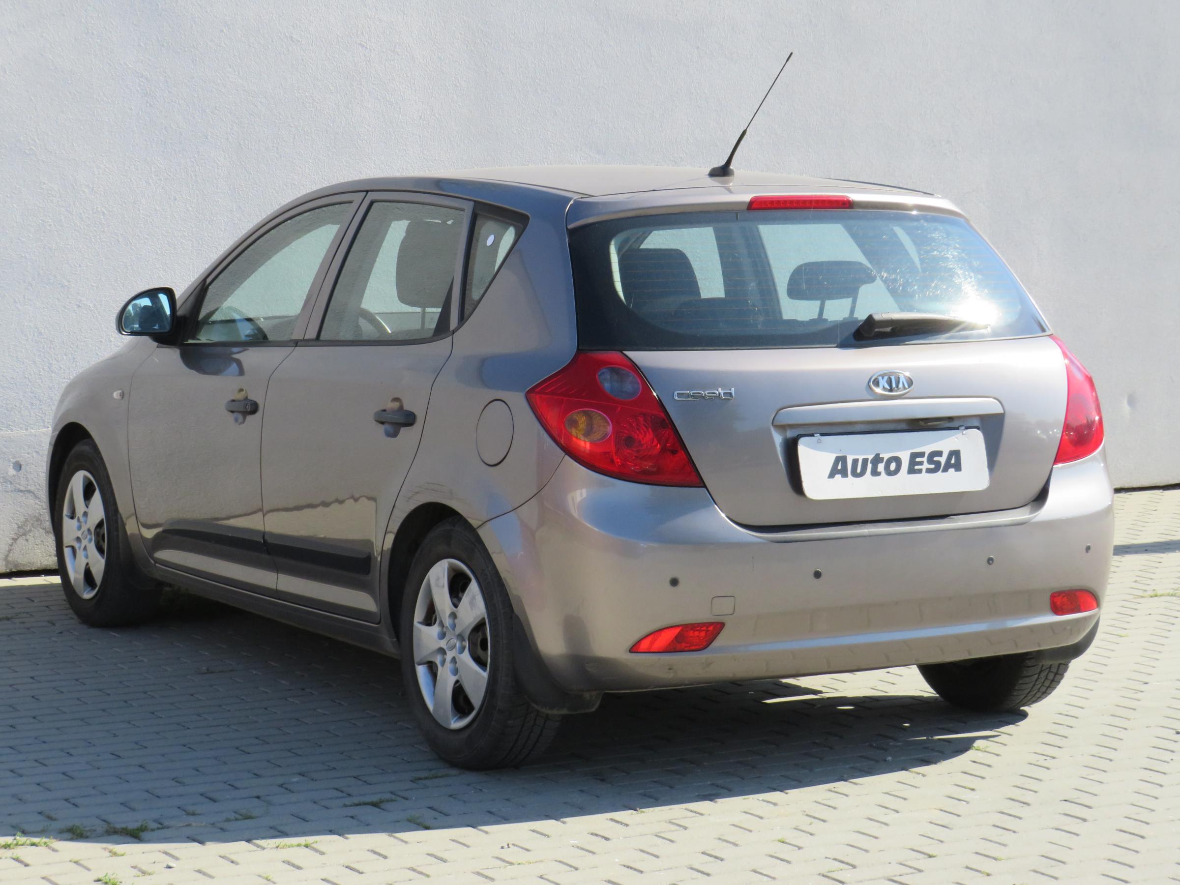 Kia Cee´d, 2007 - pohled č. 6