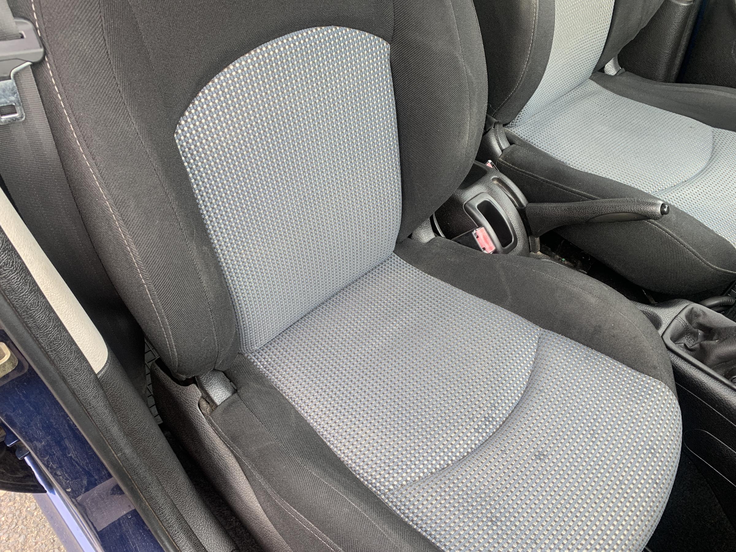 Peugeot 206, 2004 - pohled č. 12