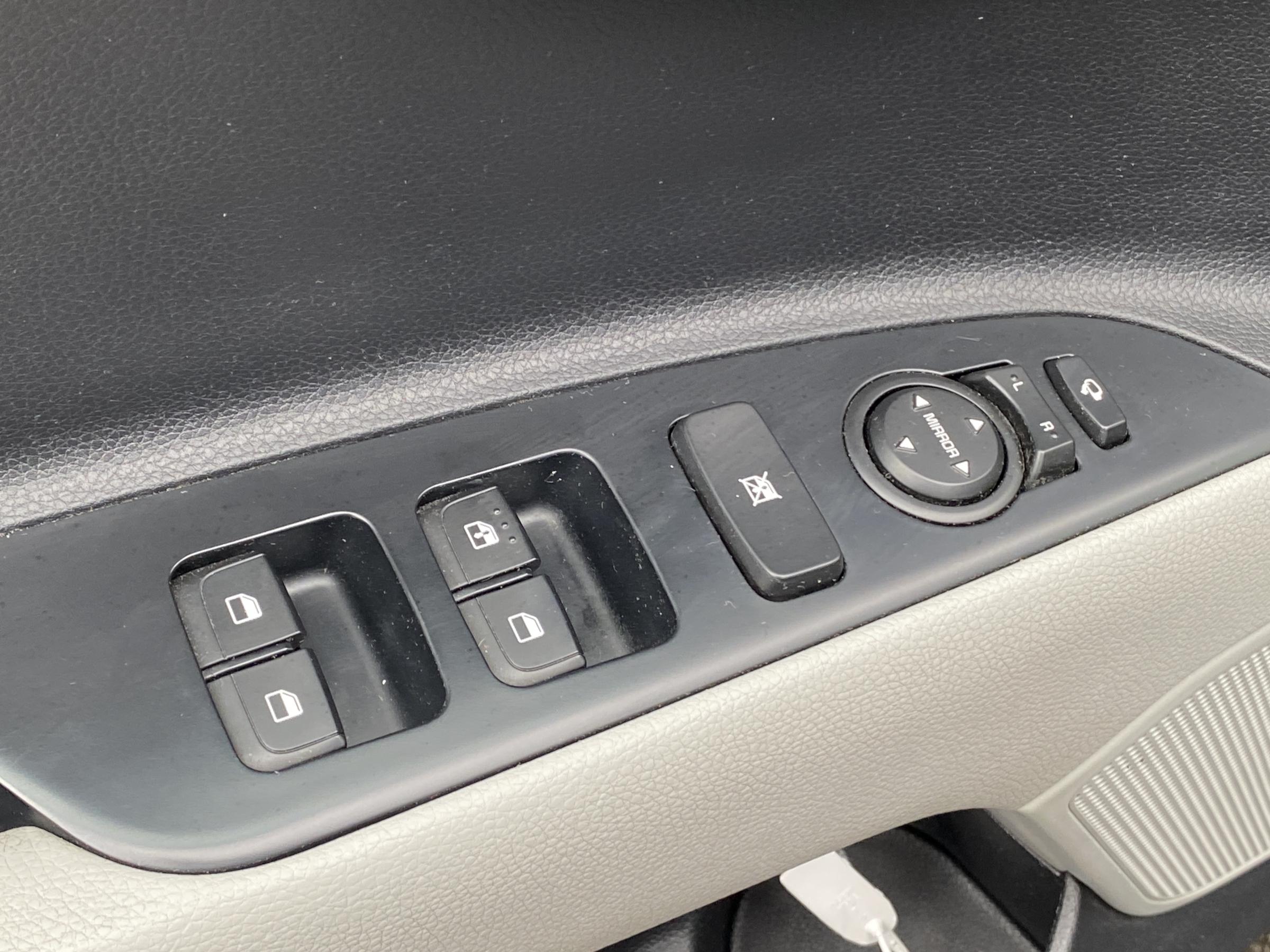 Kia Stonic, 2018 - pohled č. 11