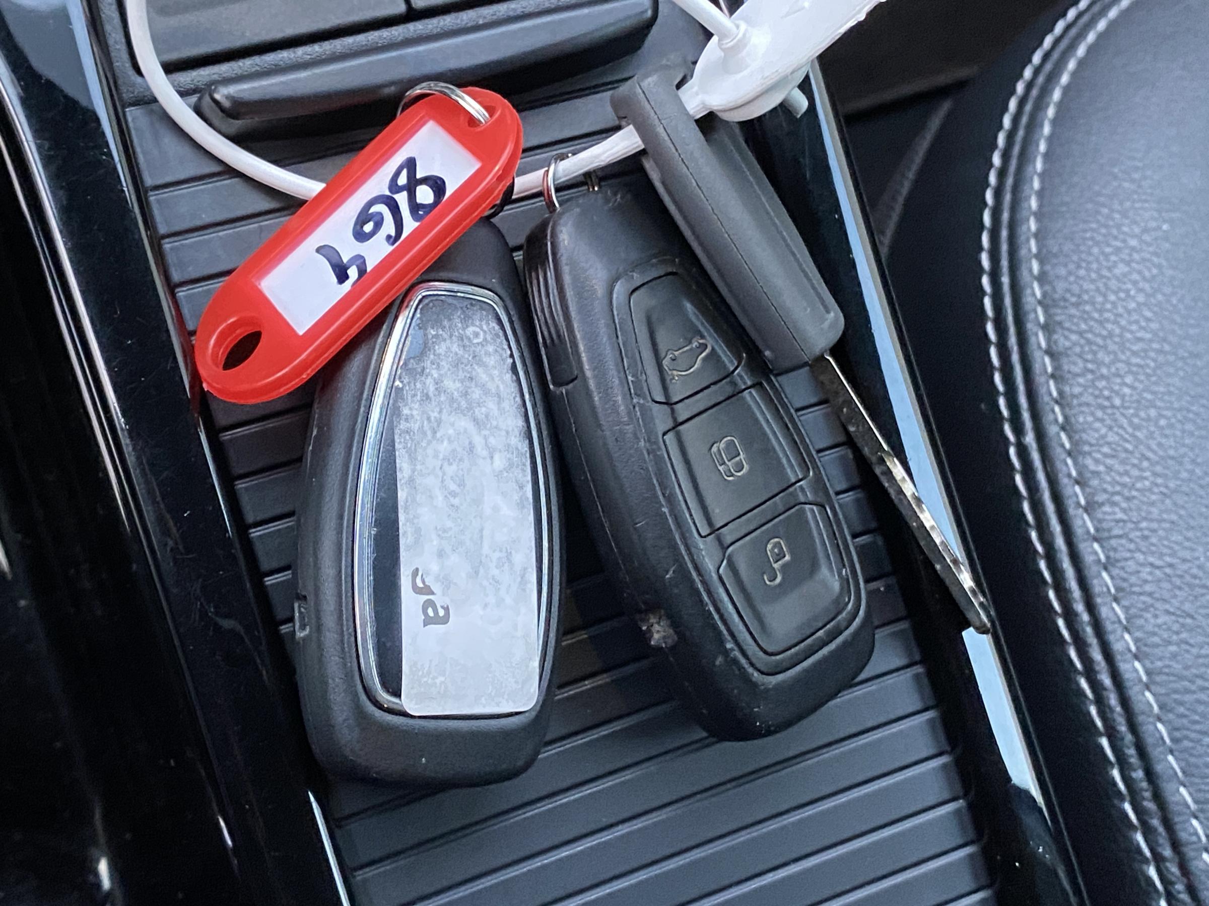 Ford Kuga, 2011 - pohled č. 18