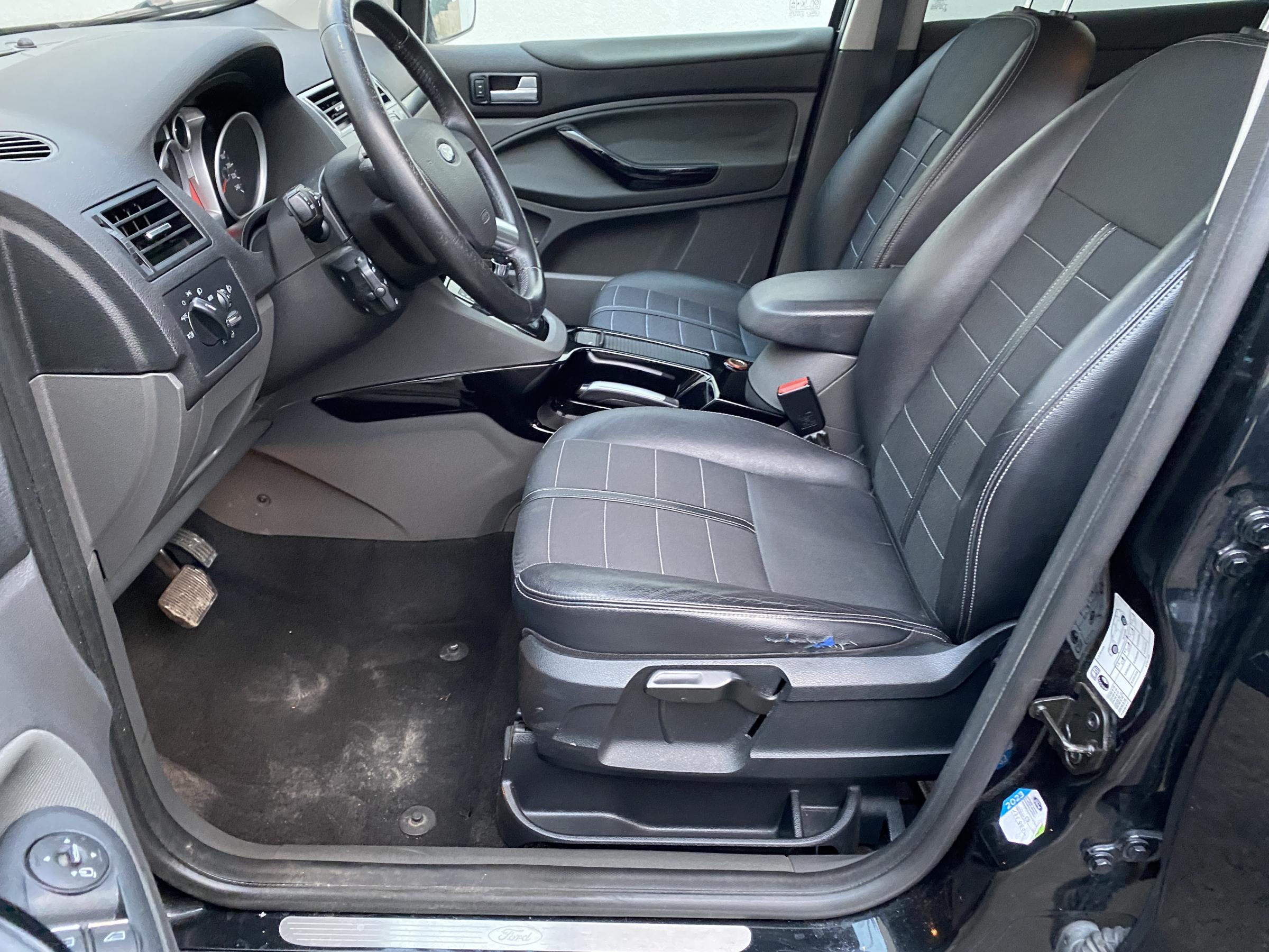 Ford Kuga, 2011 - pohled č. 9