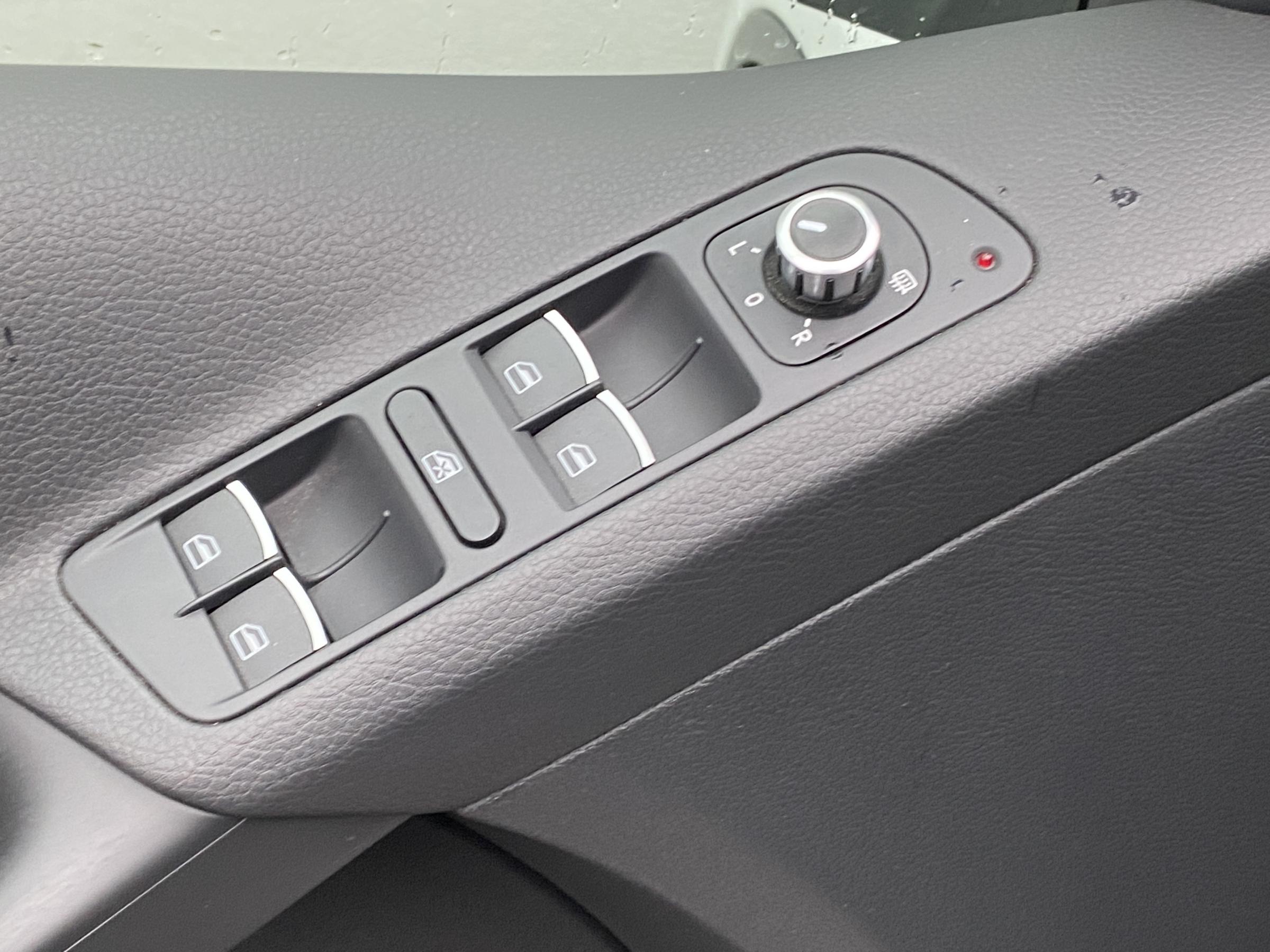 Volkswagen Tiguan, 2014 - pohled č. 11