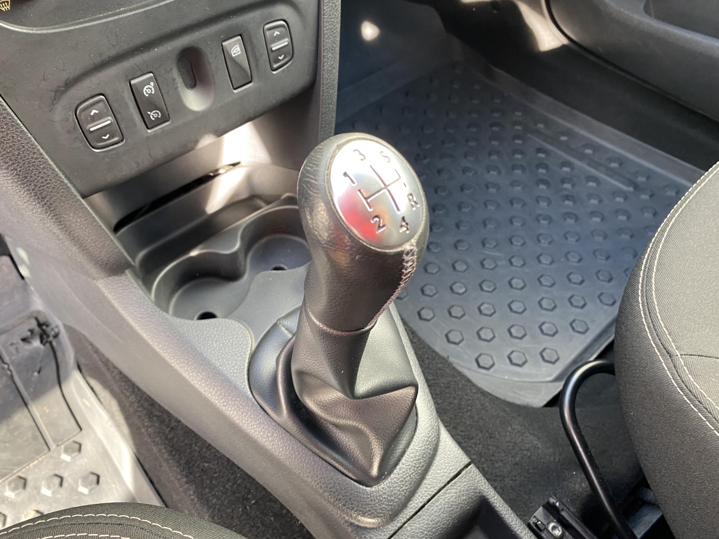 Dacia Logan, 2015 - pohled č. 15