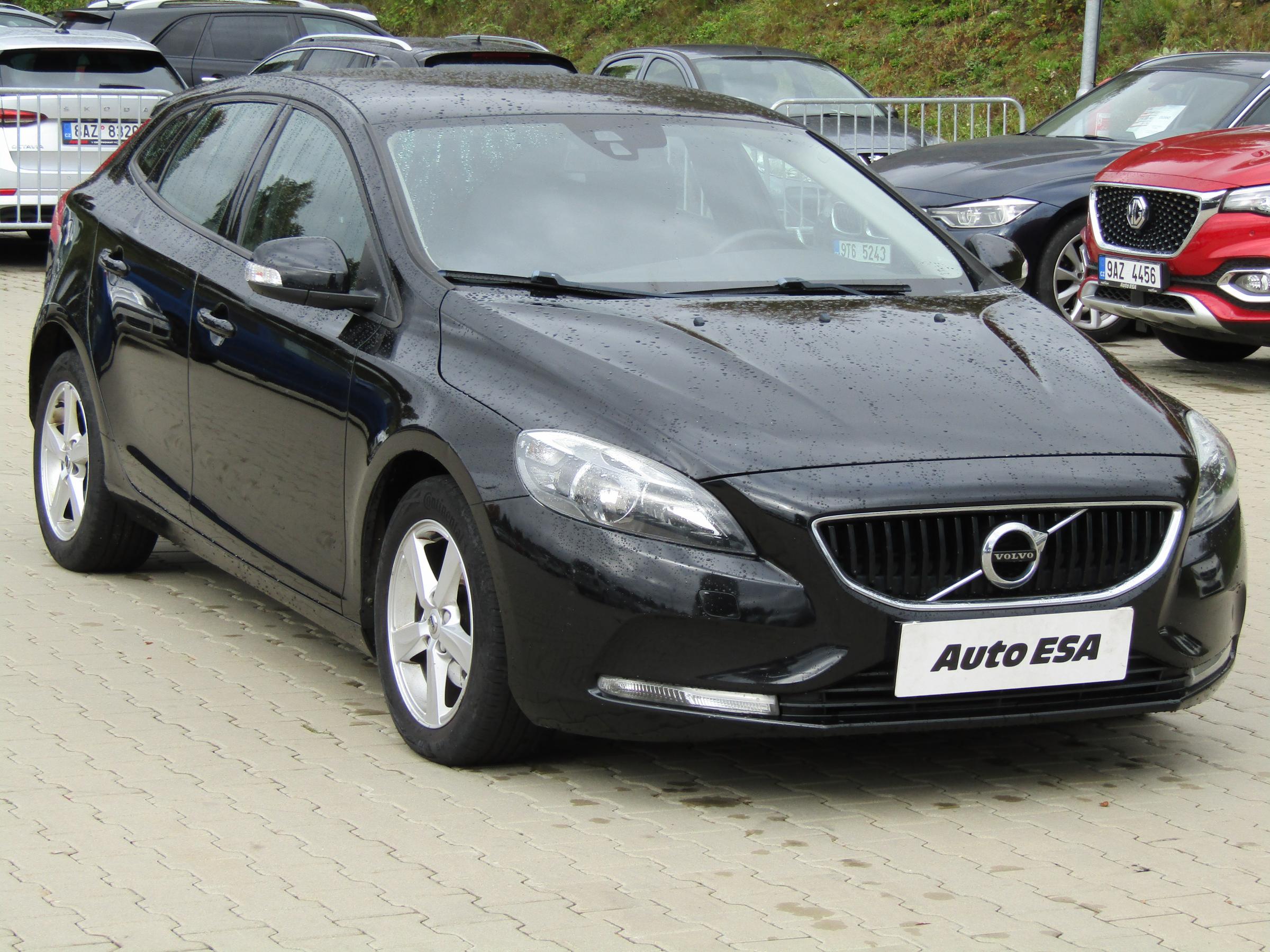 Volvo V40, 2016