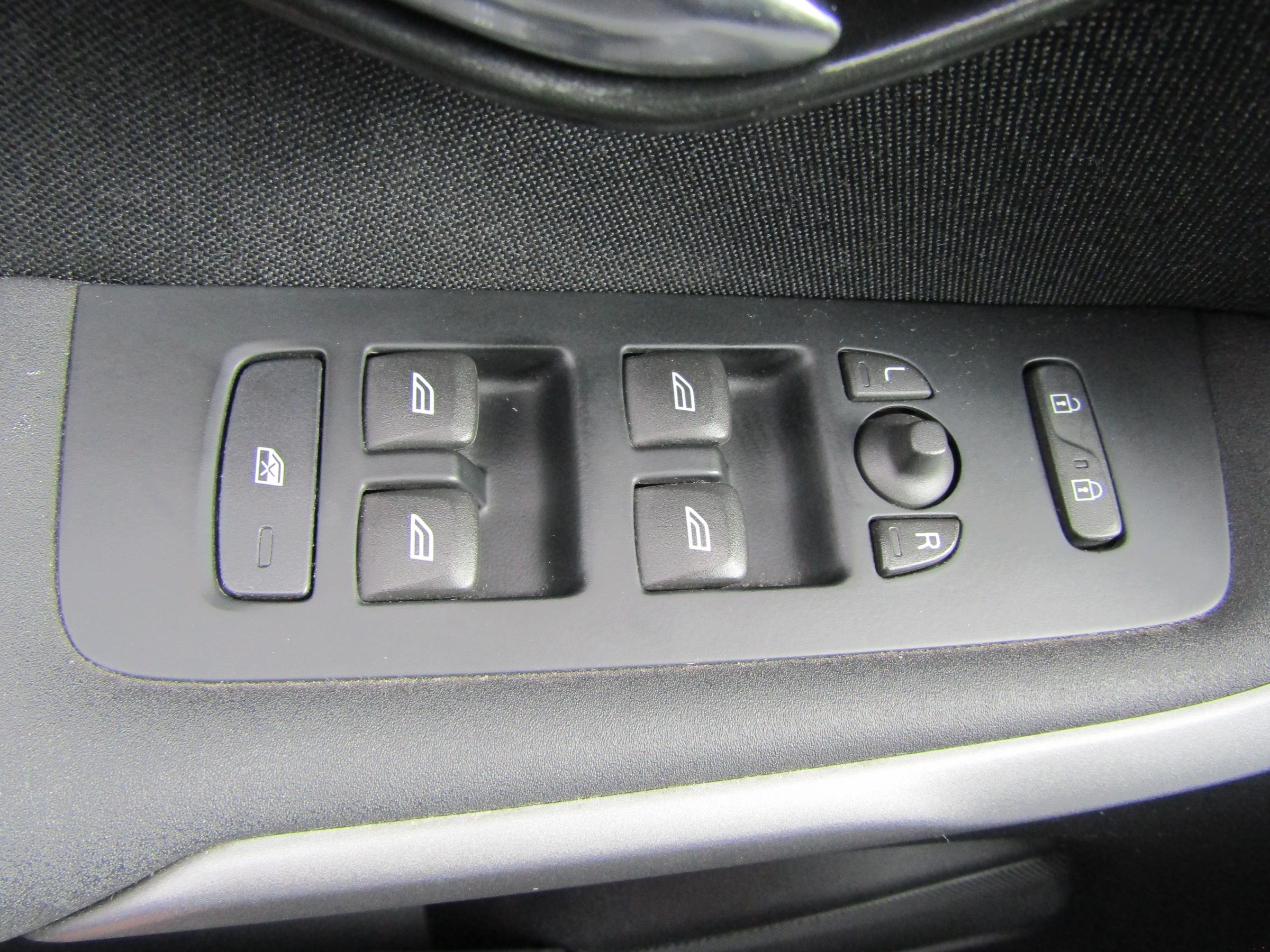 Volvo V40, 2016 - pohled č. 12